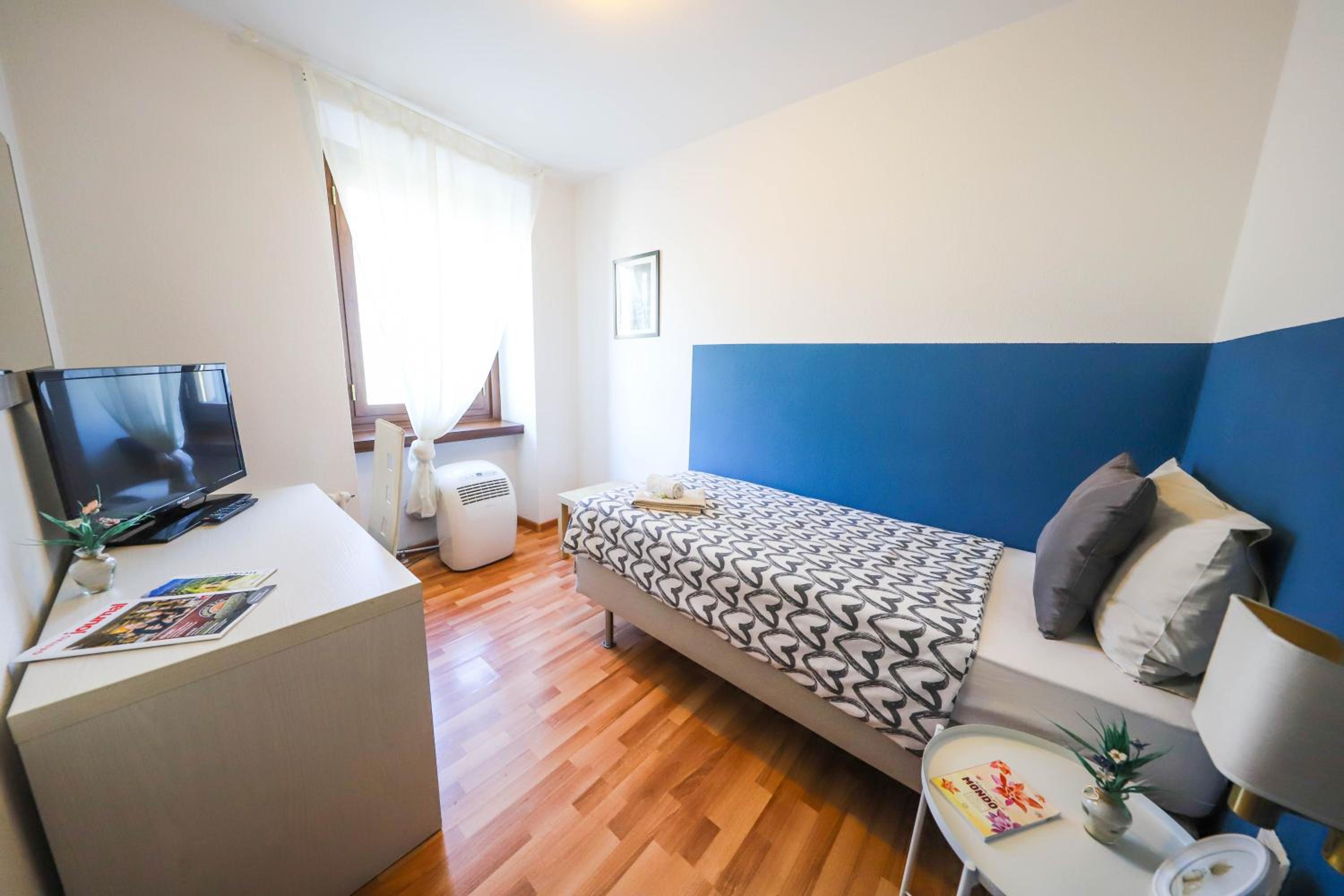 Single Room - Photo 6