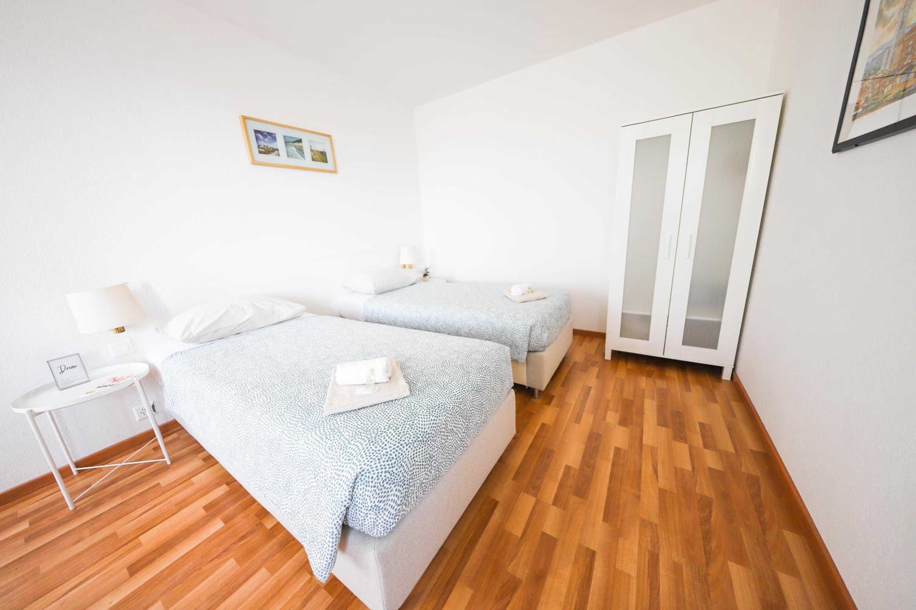 Twin Room - Photo 4
