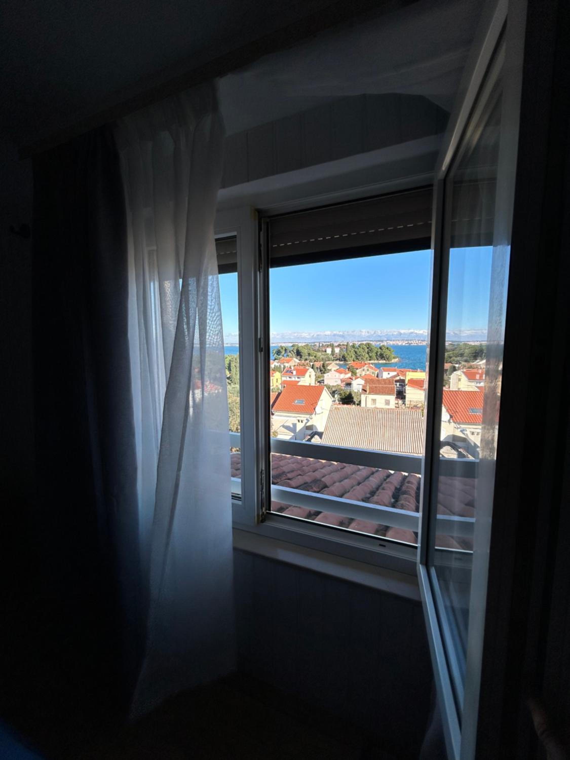 Double Room - Photo 6