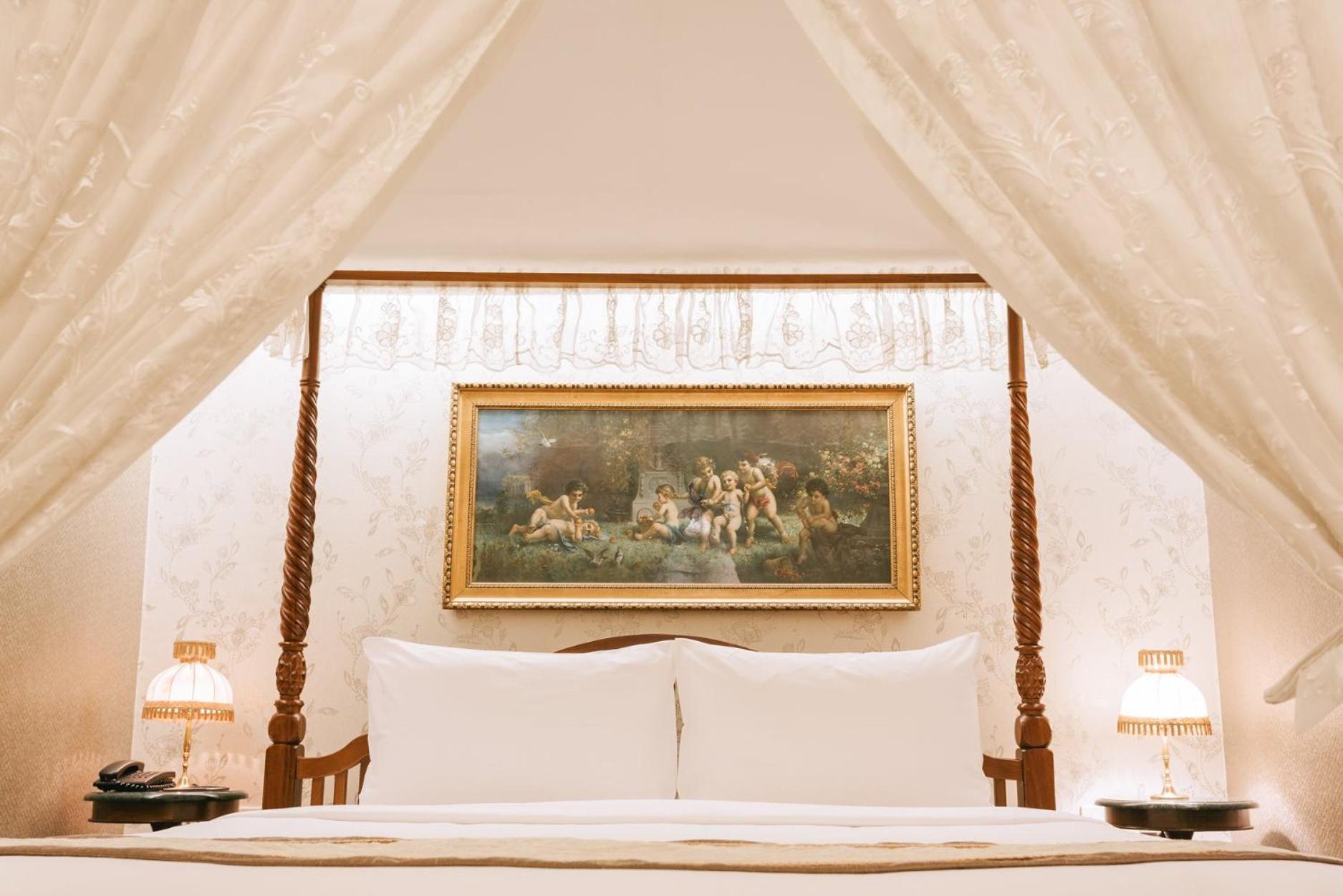 Deluxe Room - Photo 18