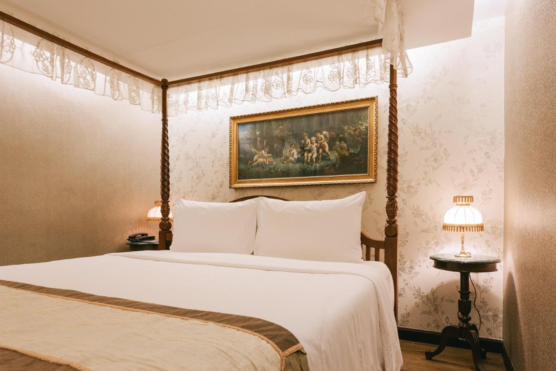 Deluxe Room - Photo 14