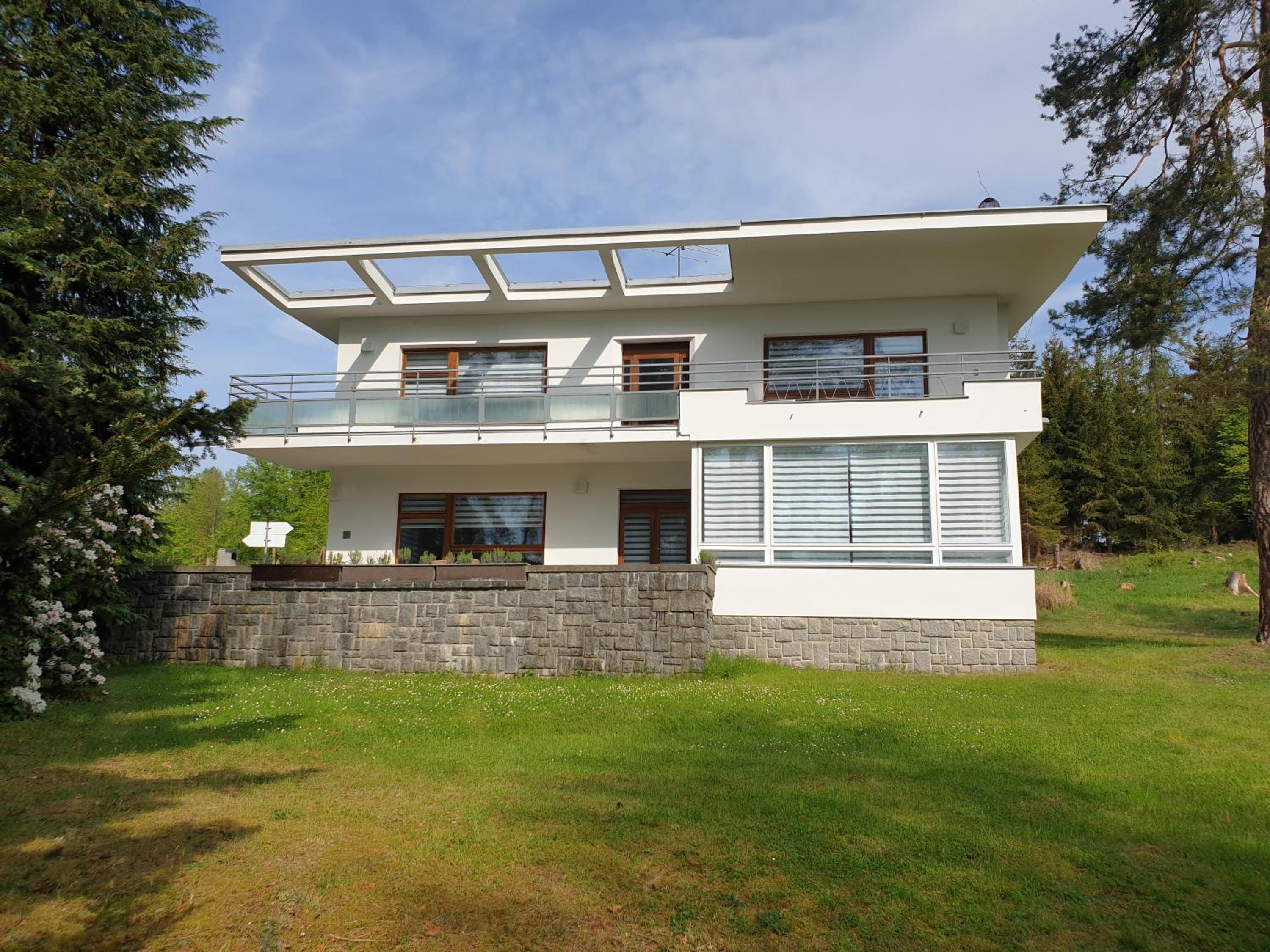 Villa photo 1