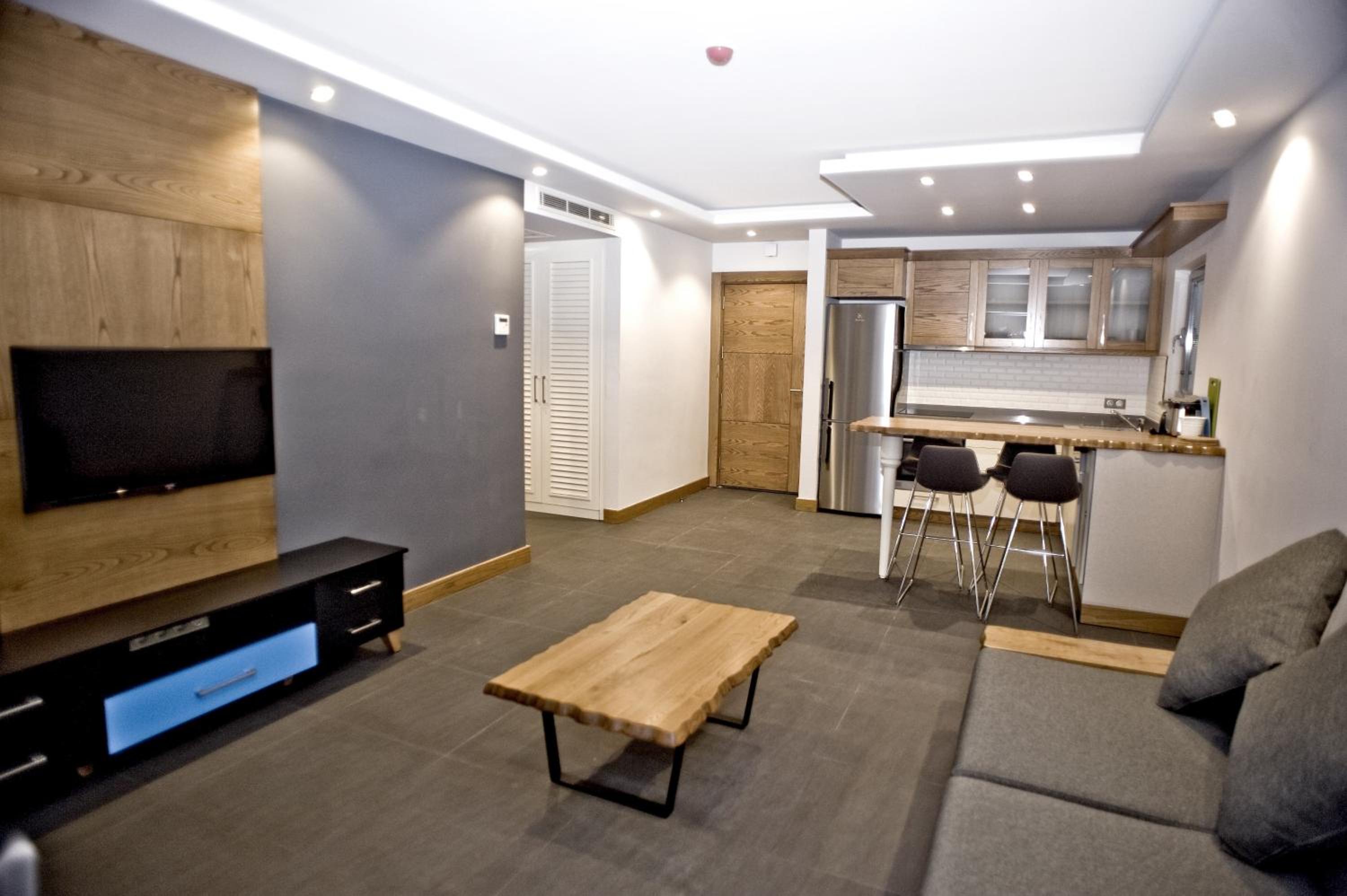 One-Bedroom Apartment with Sea View photo 3