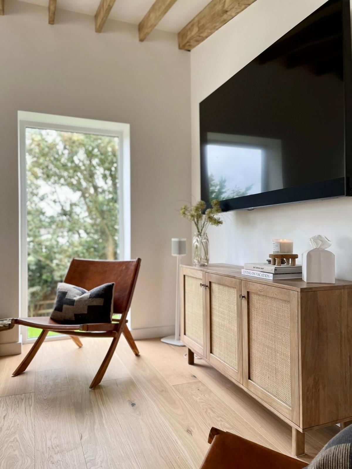 Seven-Bedroom House photo 1