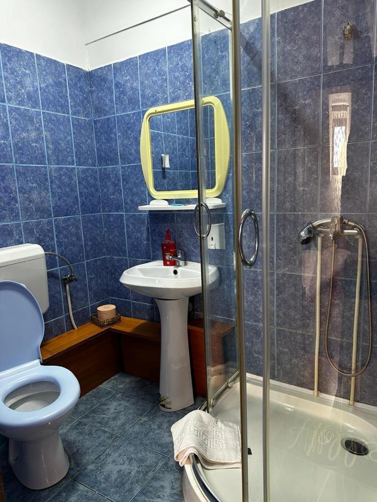 Twin Room with Bathroom photo 2