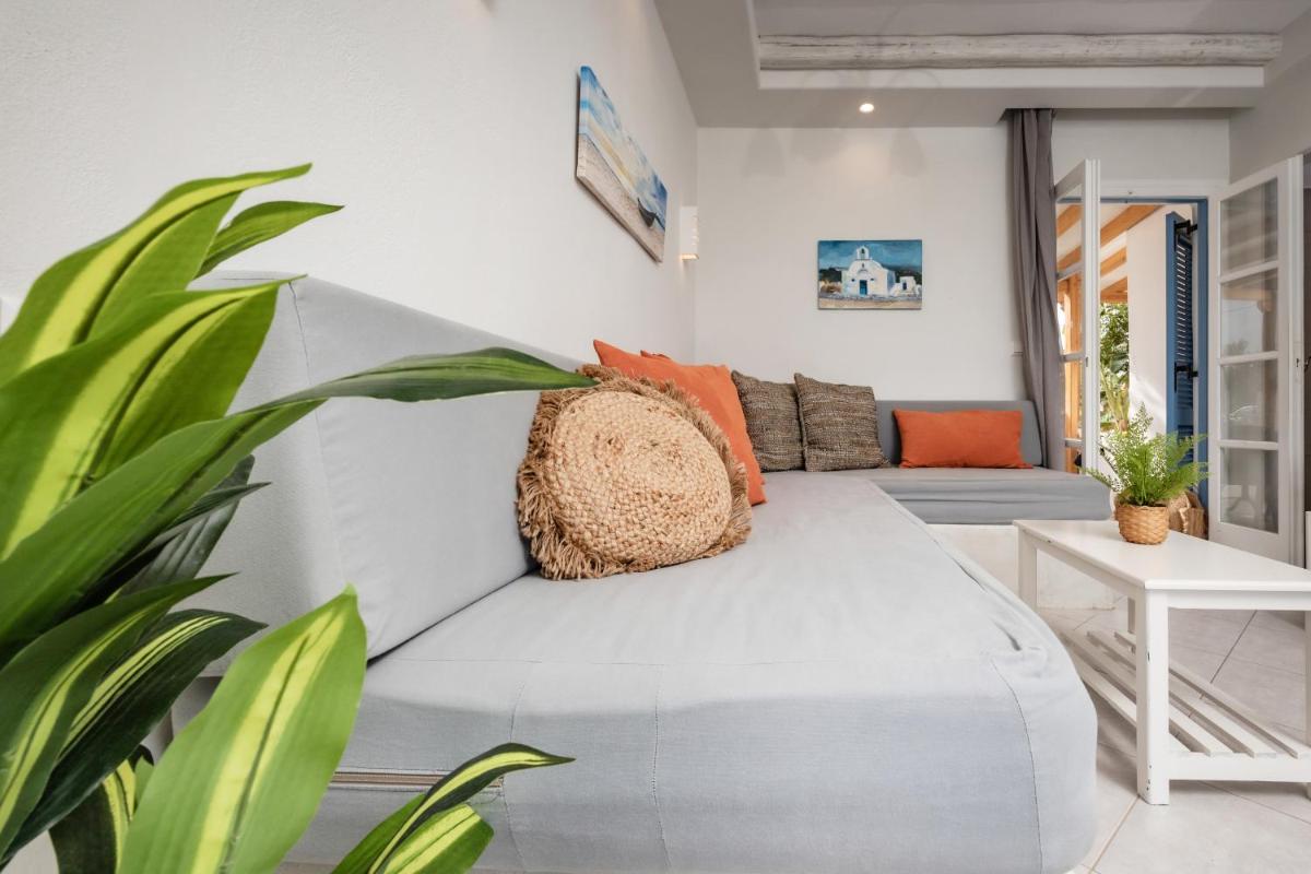 One-Bedroom Apartment with Pool View