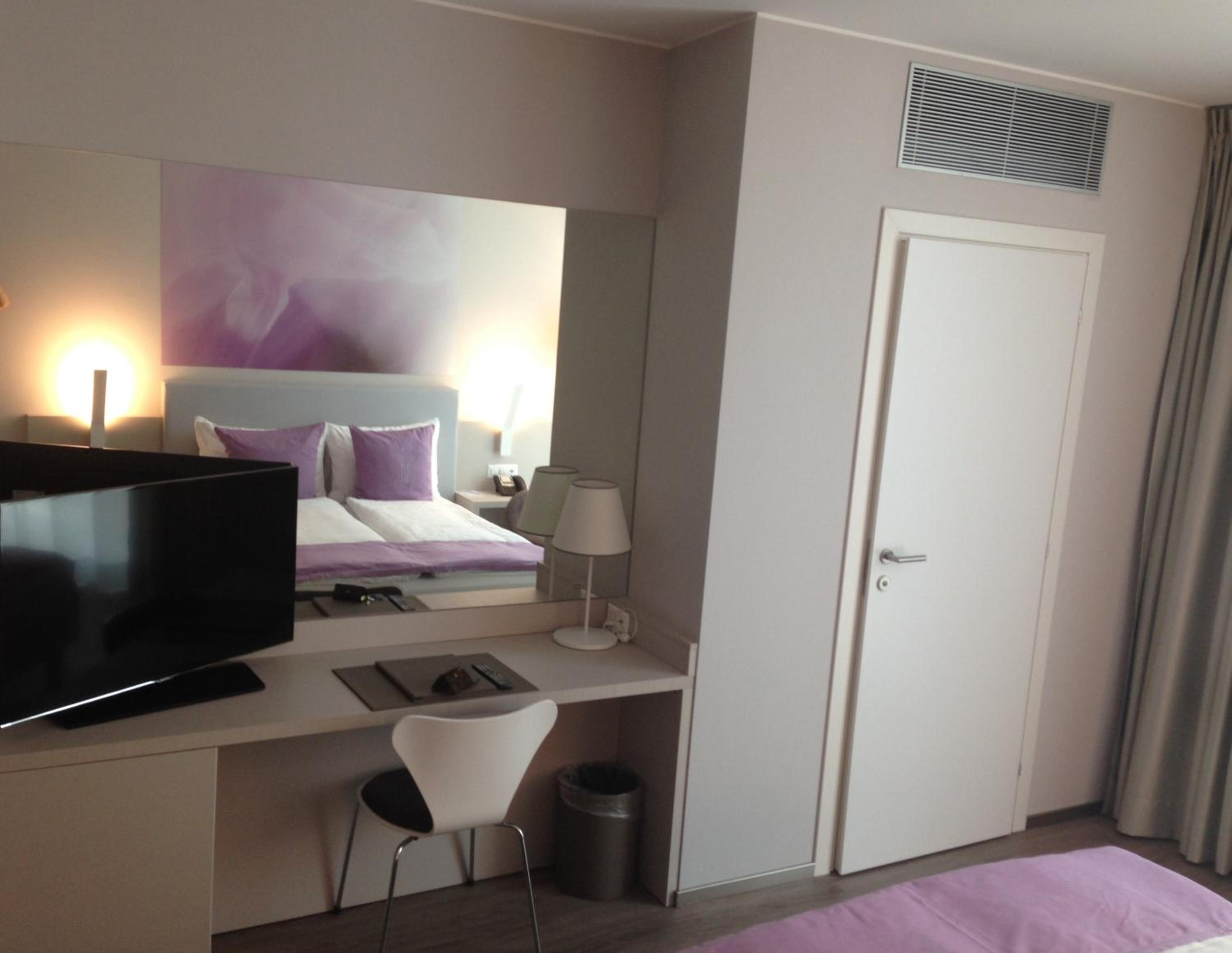 Family Room with Two Separate Bedrooms (non connecting)