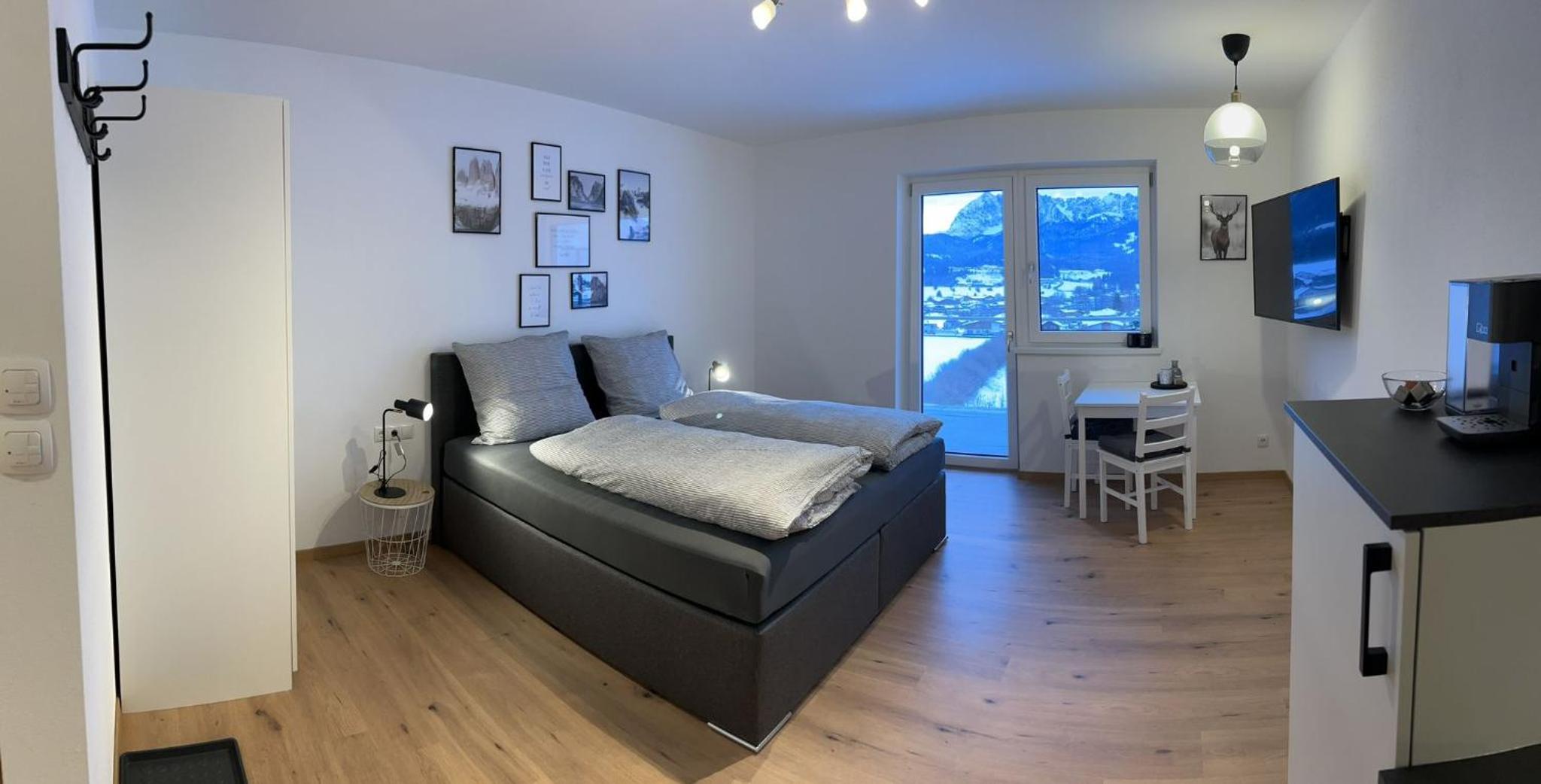 Apartment with Balcony photo 1