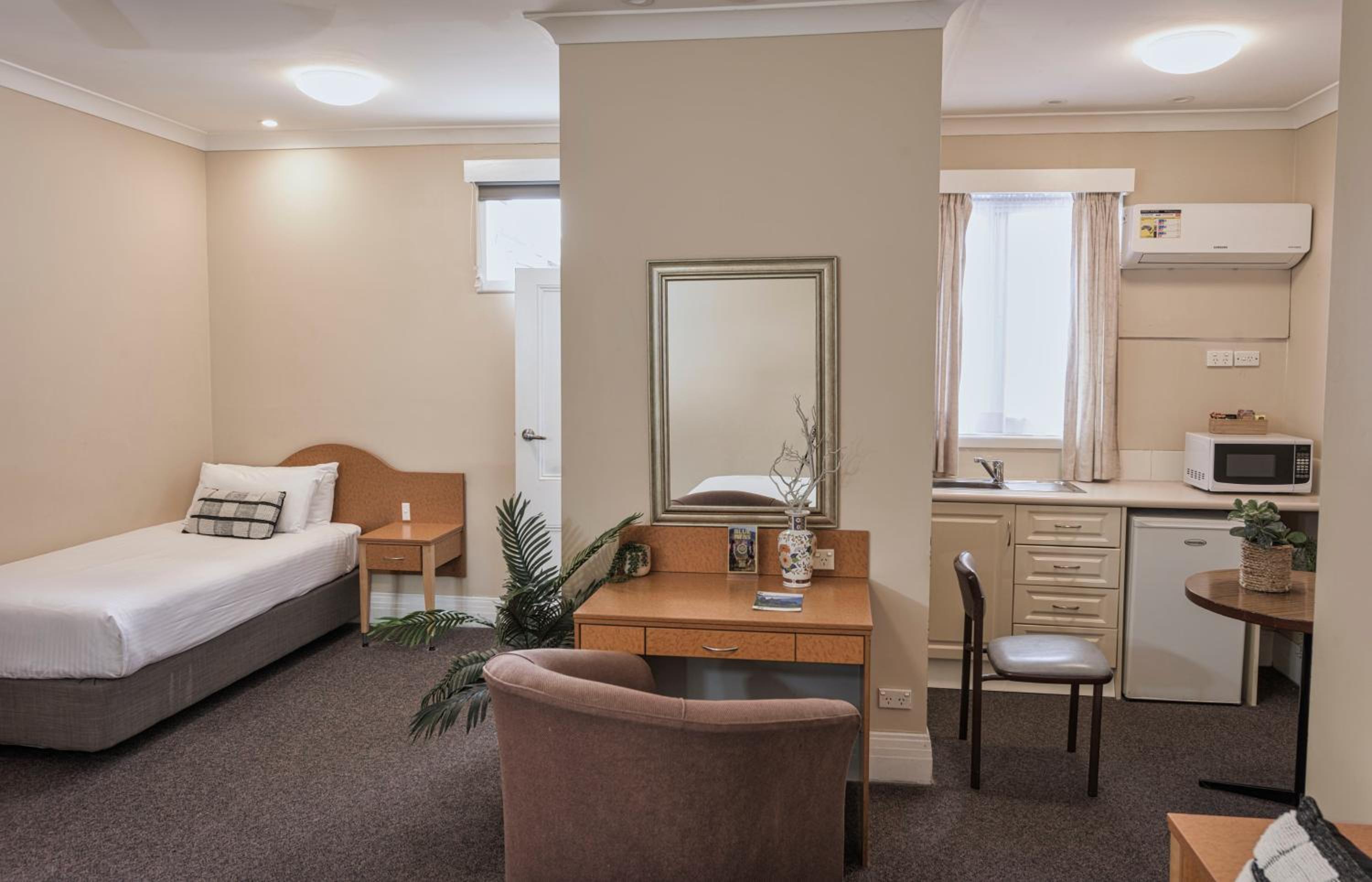 Double or Twin Room - Photo 2