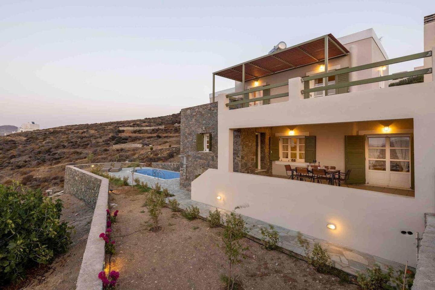 Villa photo 2