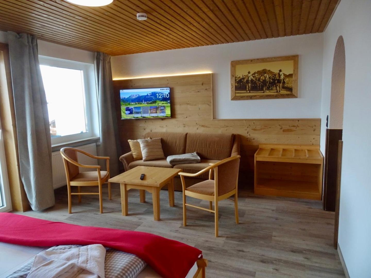 Double Room with Mountain View - Photo 4