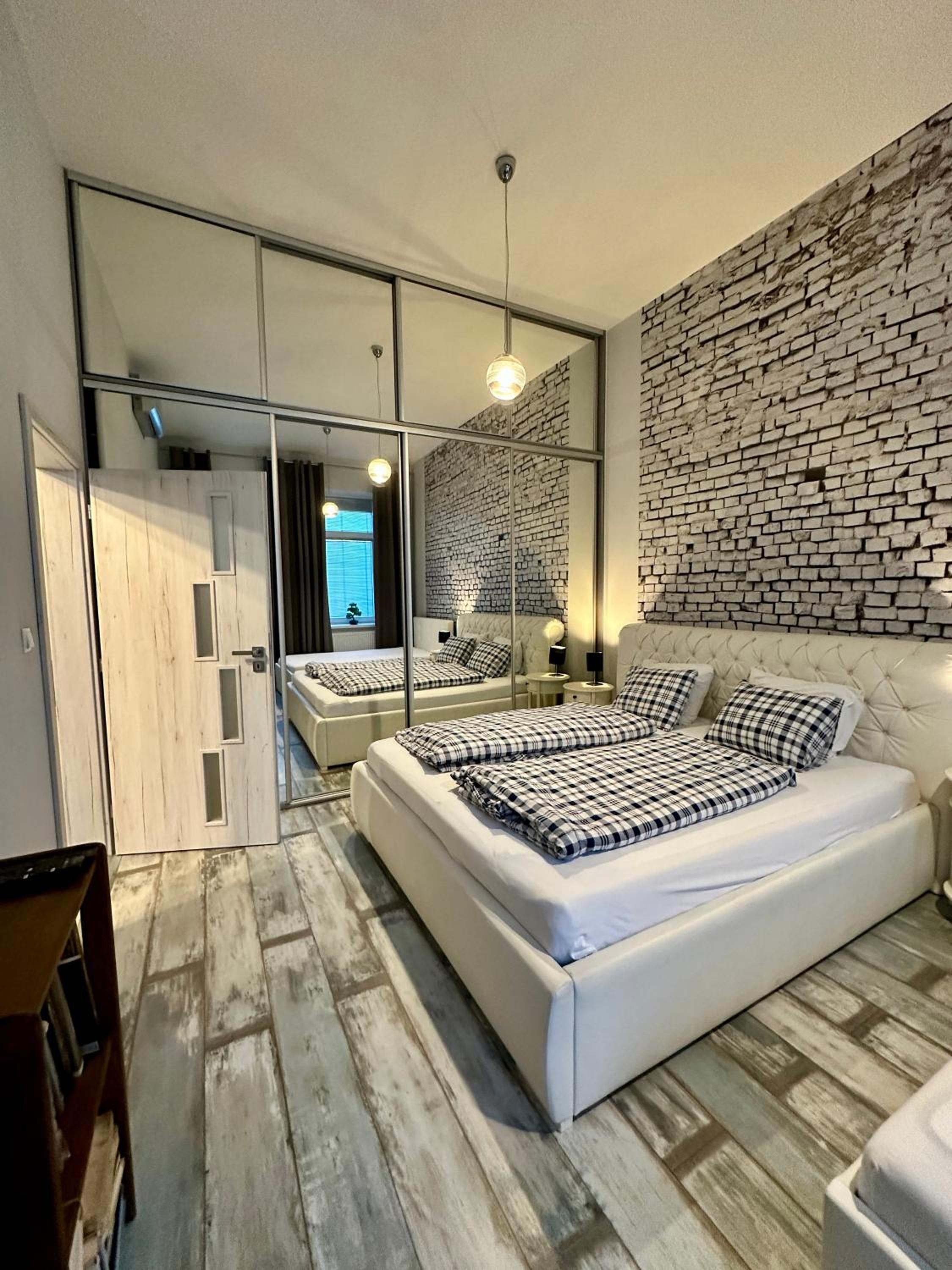 Two-Bedroom Apartment with Balcony photo 2