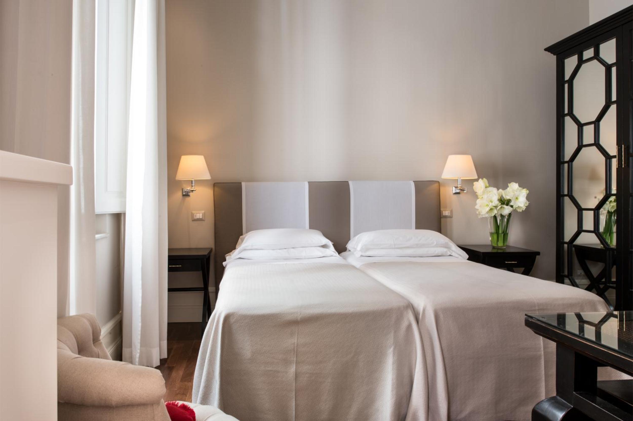 Classic Double or Twin Room - Photo 10