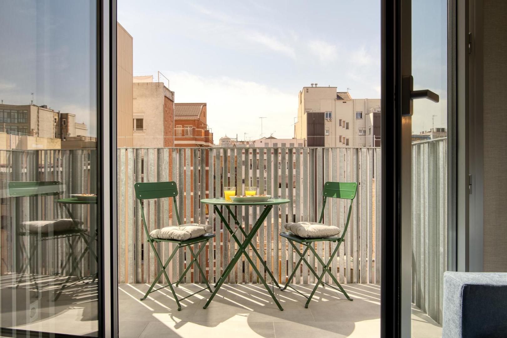 Studio with Balcony photo 3