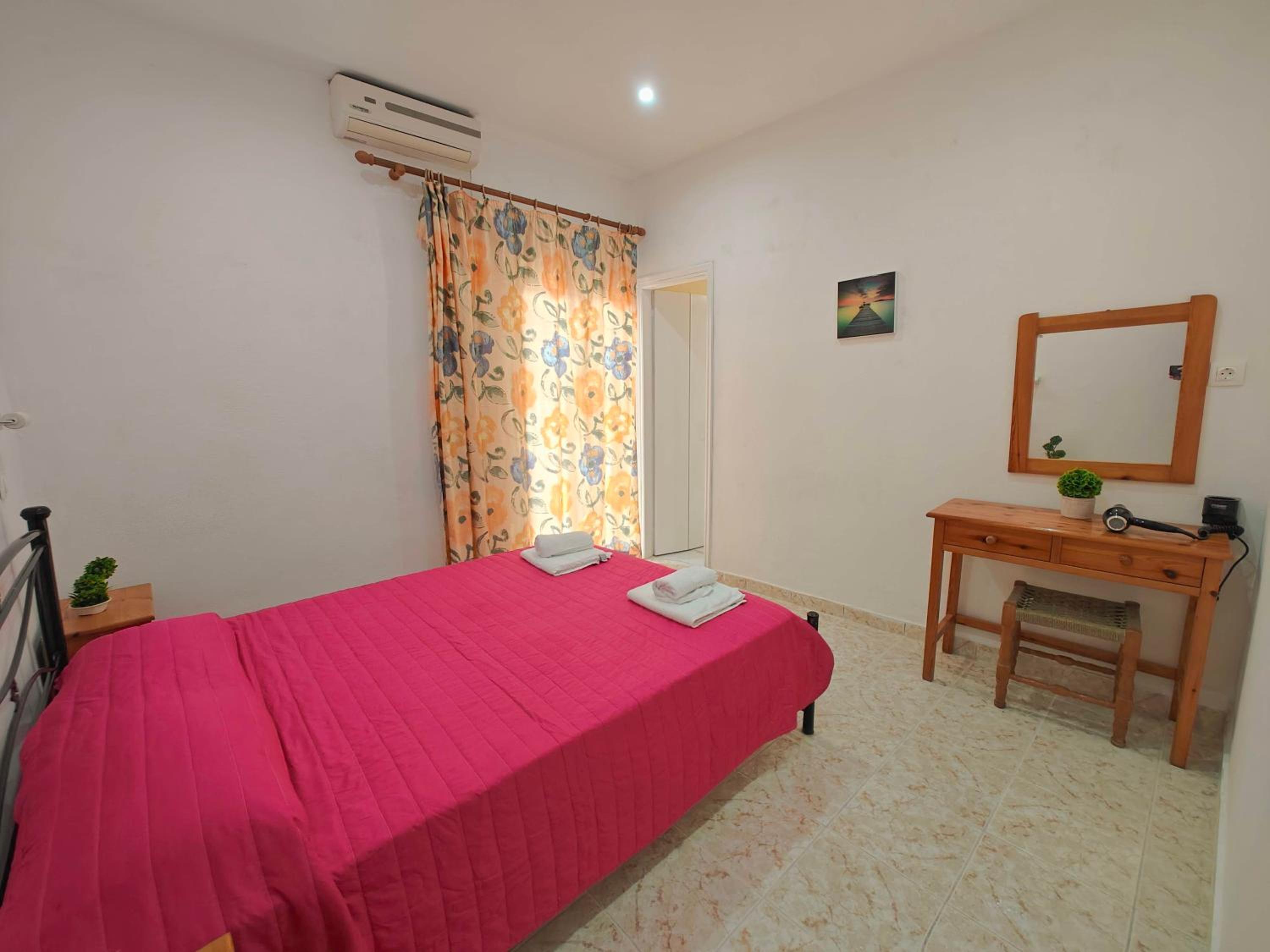 Two-Bedroom Apartment - Photo 2