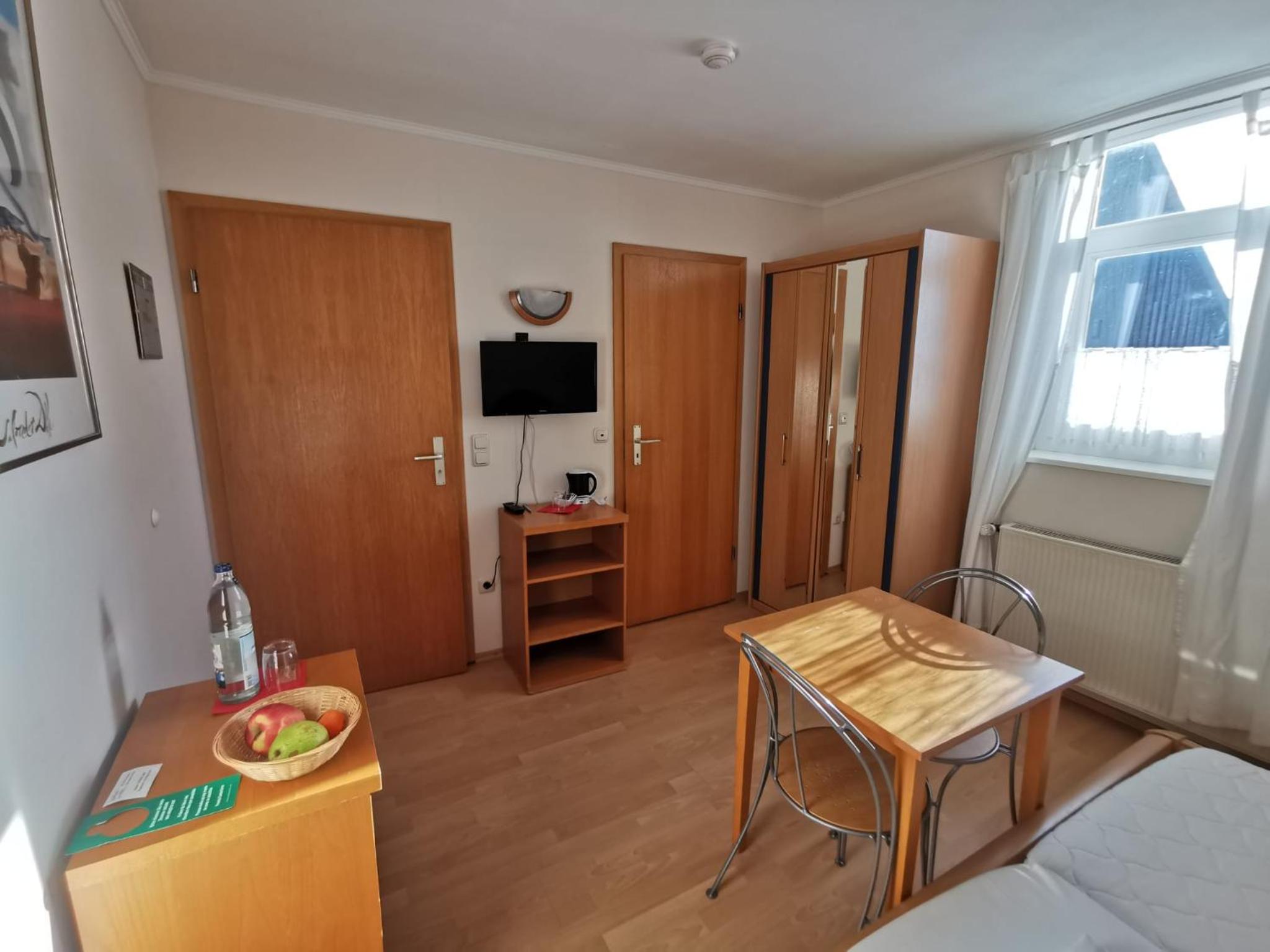 Budget Double Room photo 2