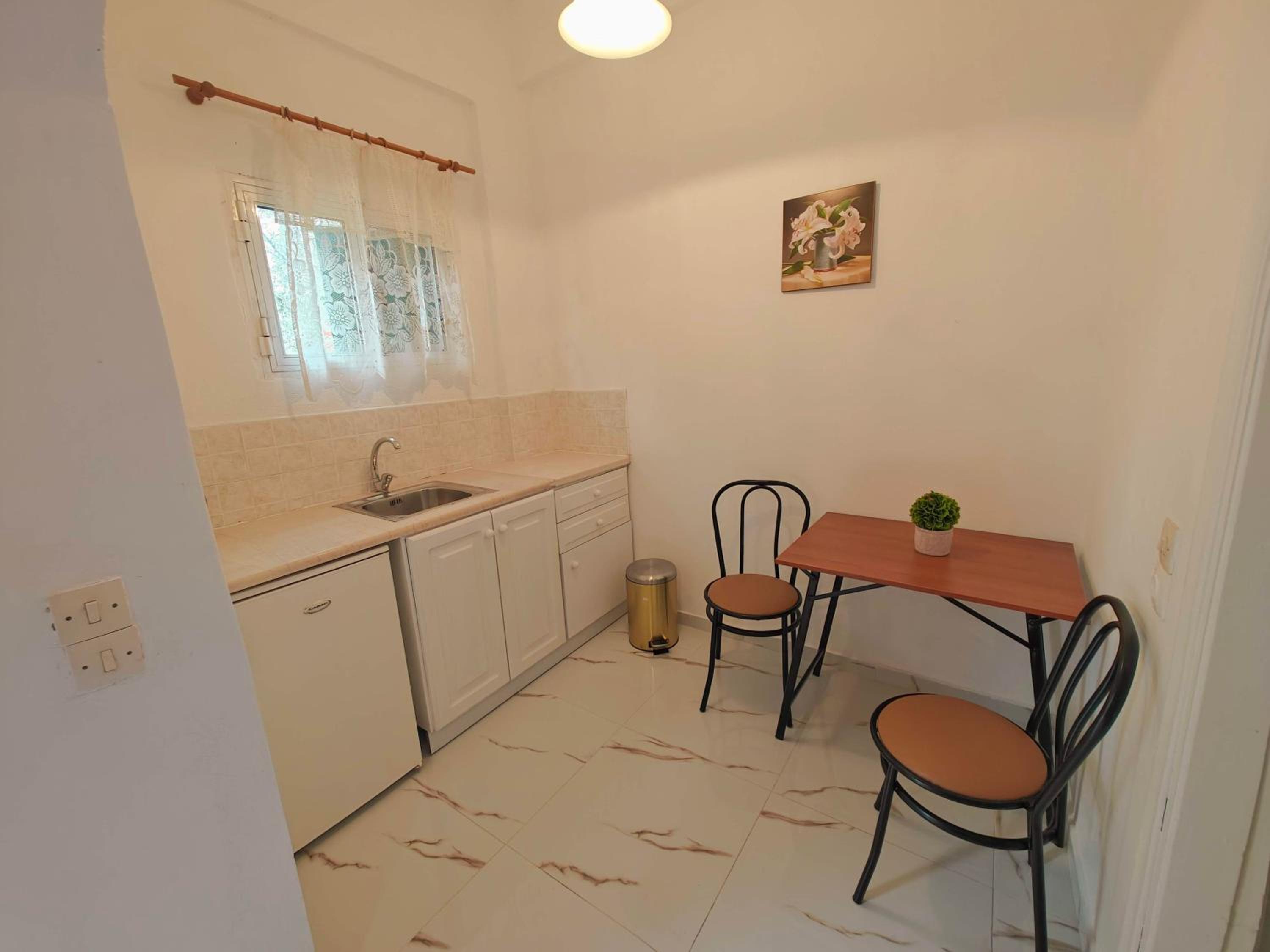 Twin Room with Bathroom - Photo 2