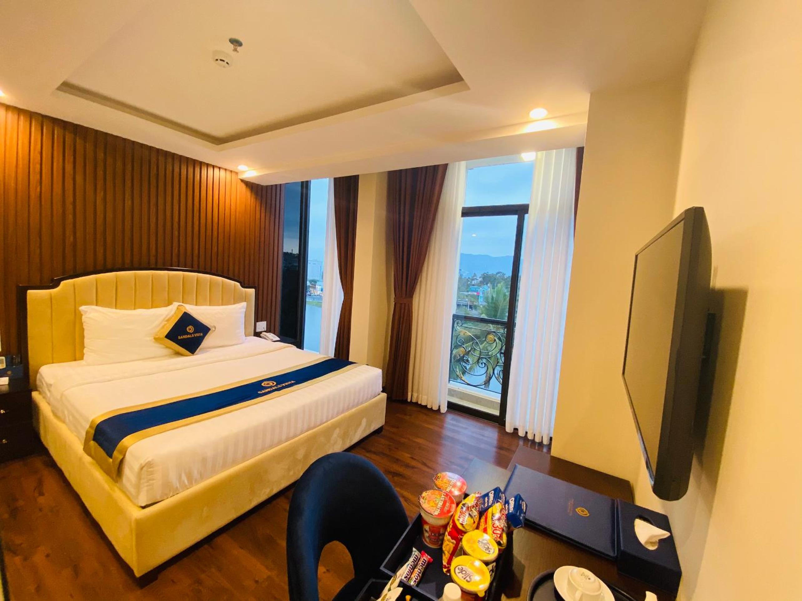 Suite with Lake View photo 1