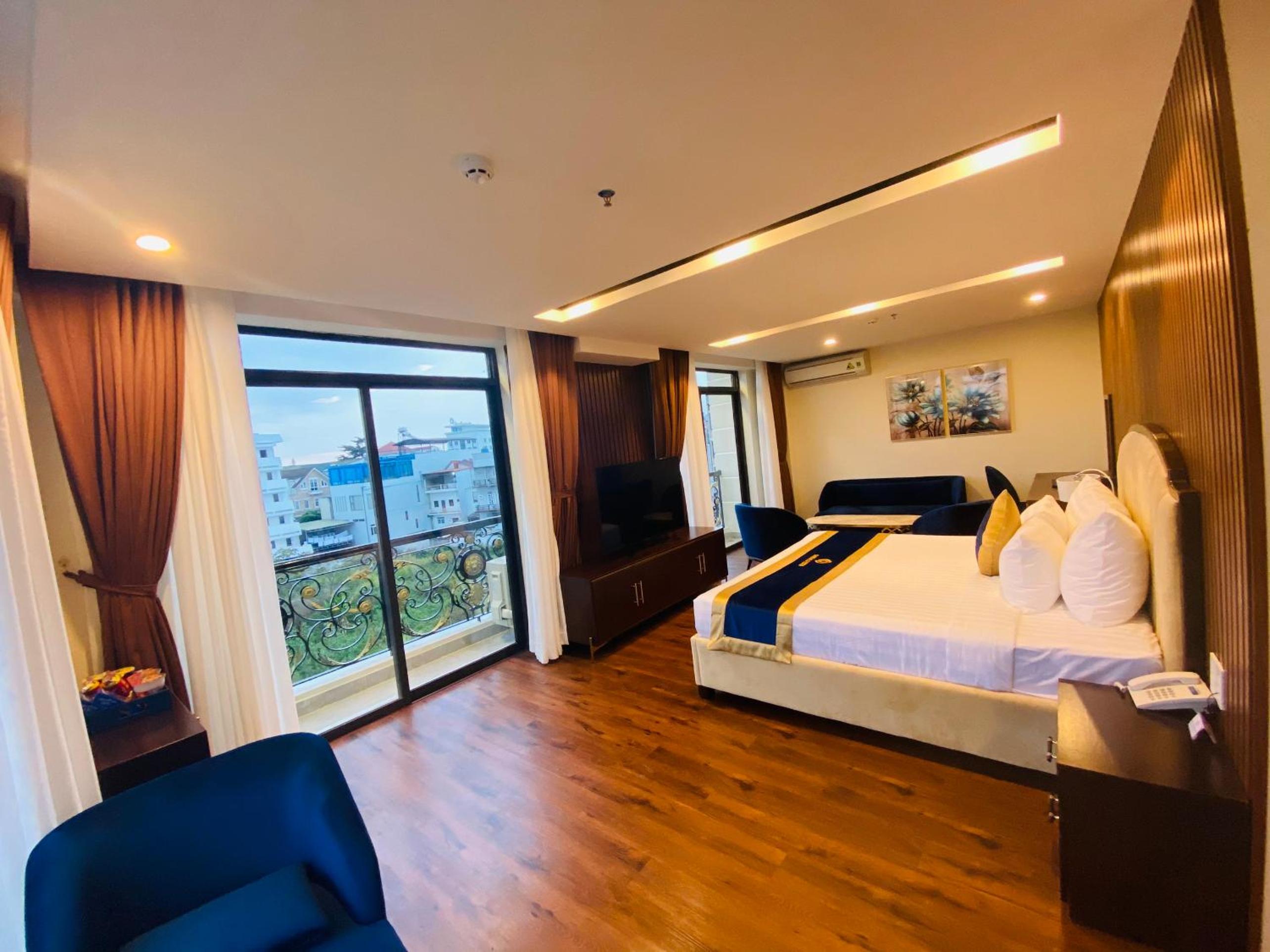 Queen Room - Photo 8