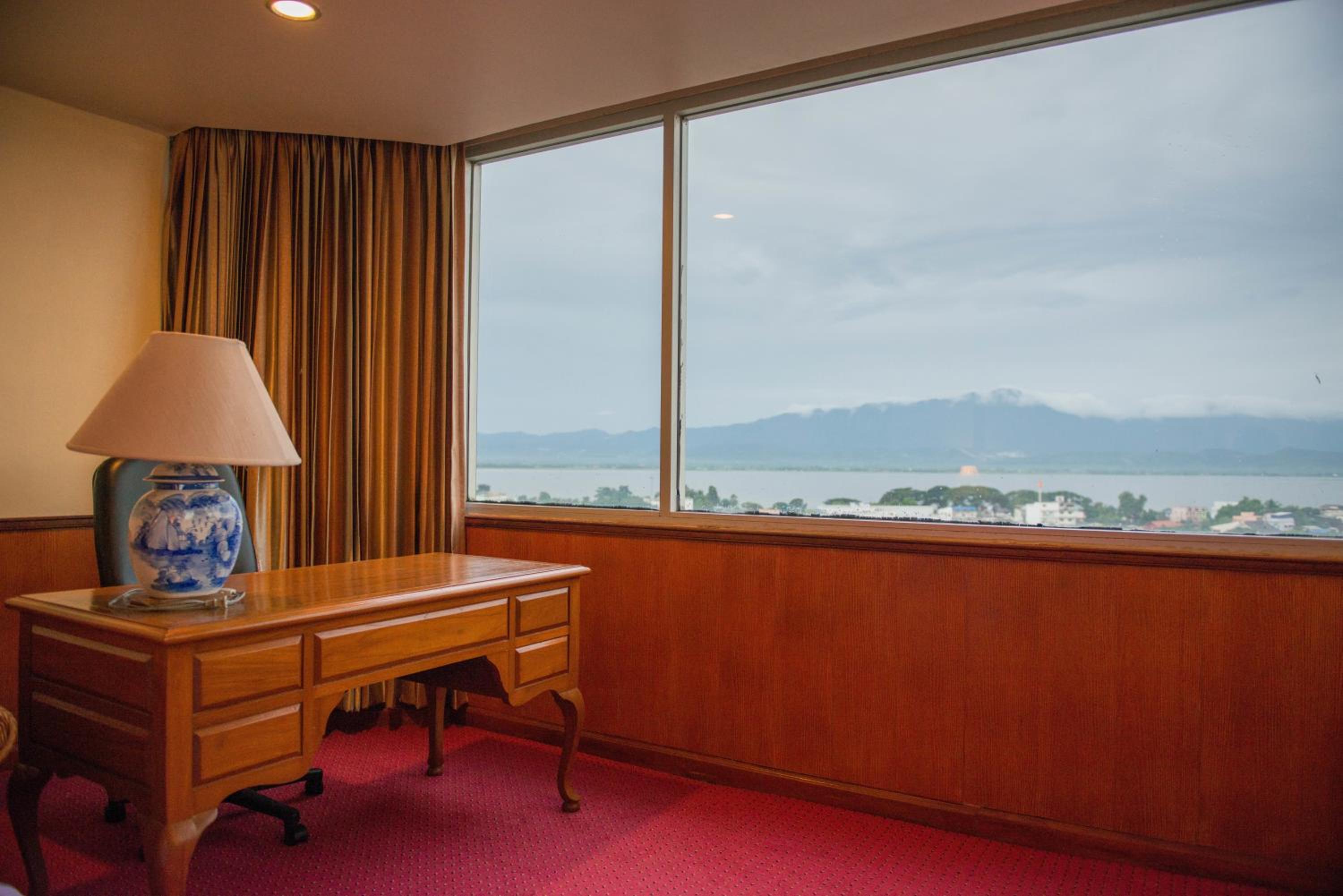 Premier Suite photo 2