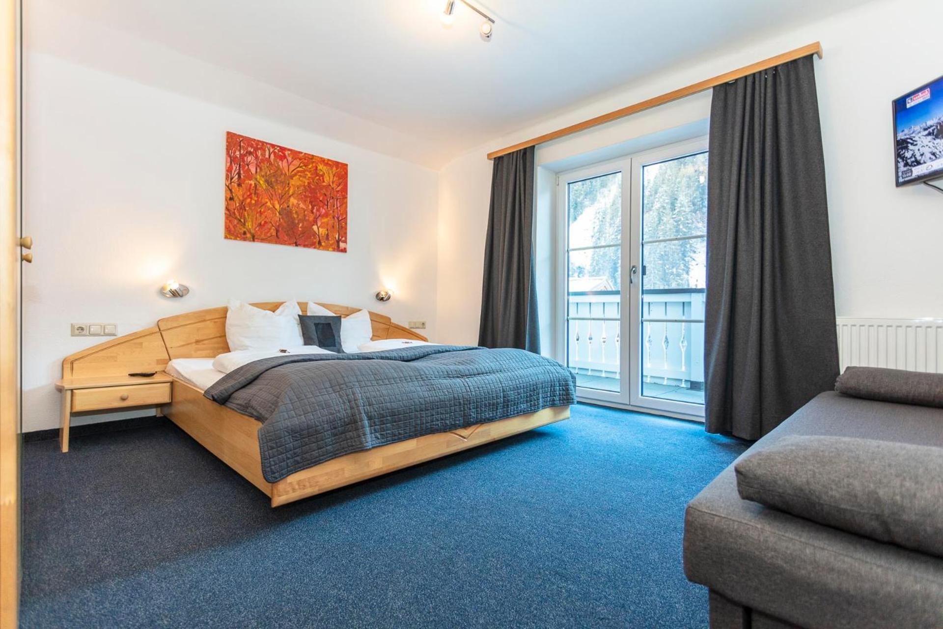 Two-Bedroom Apartment with Balcony photo 1