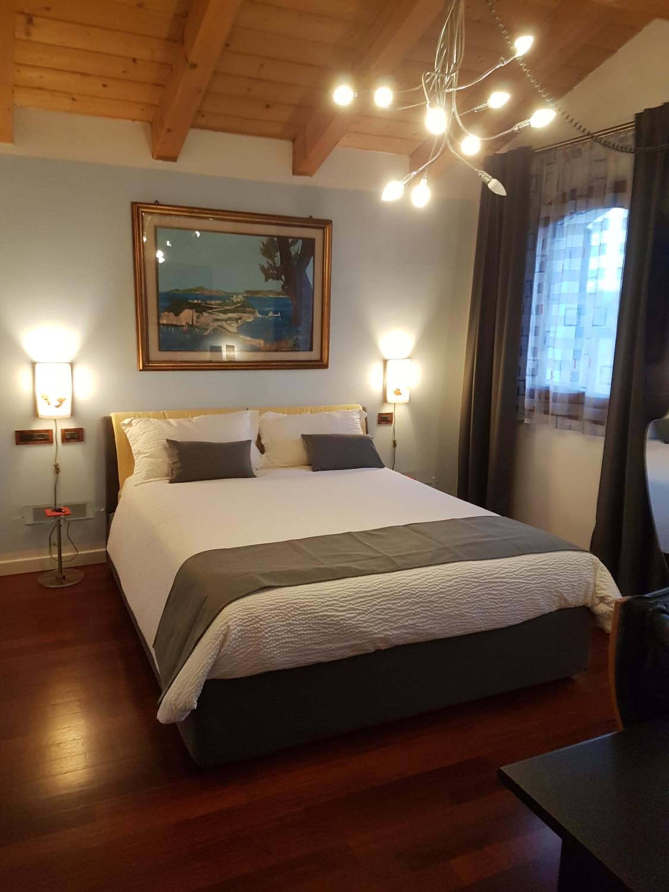 Double Room with Spa Bath photo 3