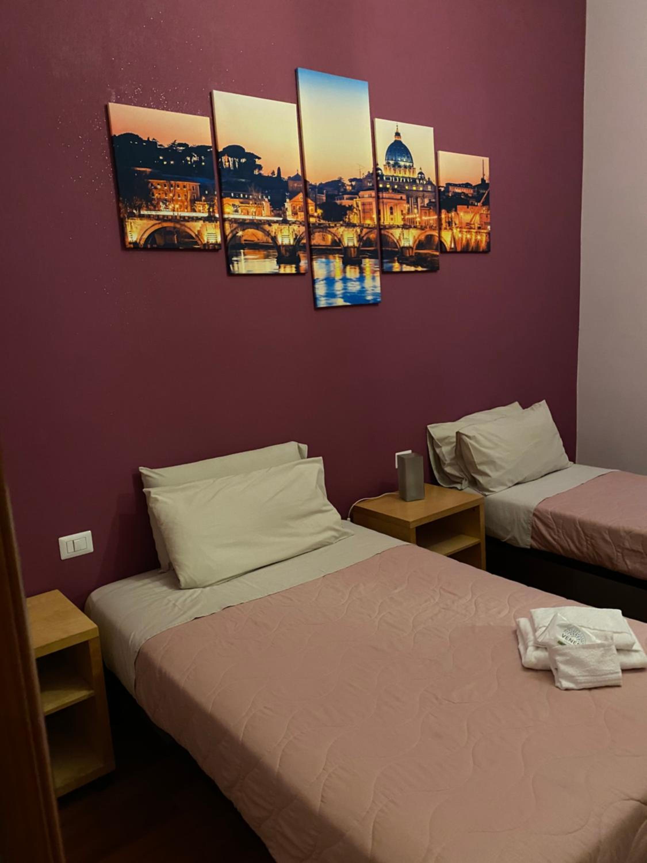 Large Double Room photo 3