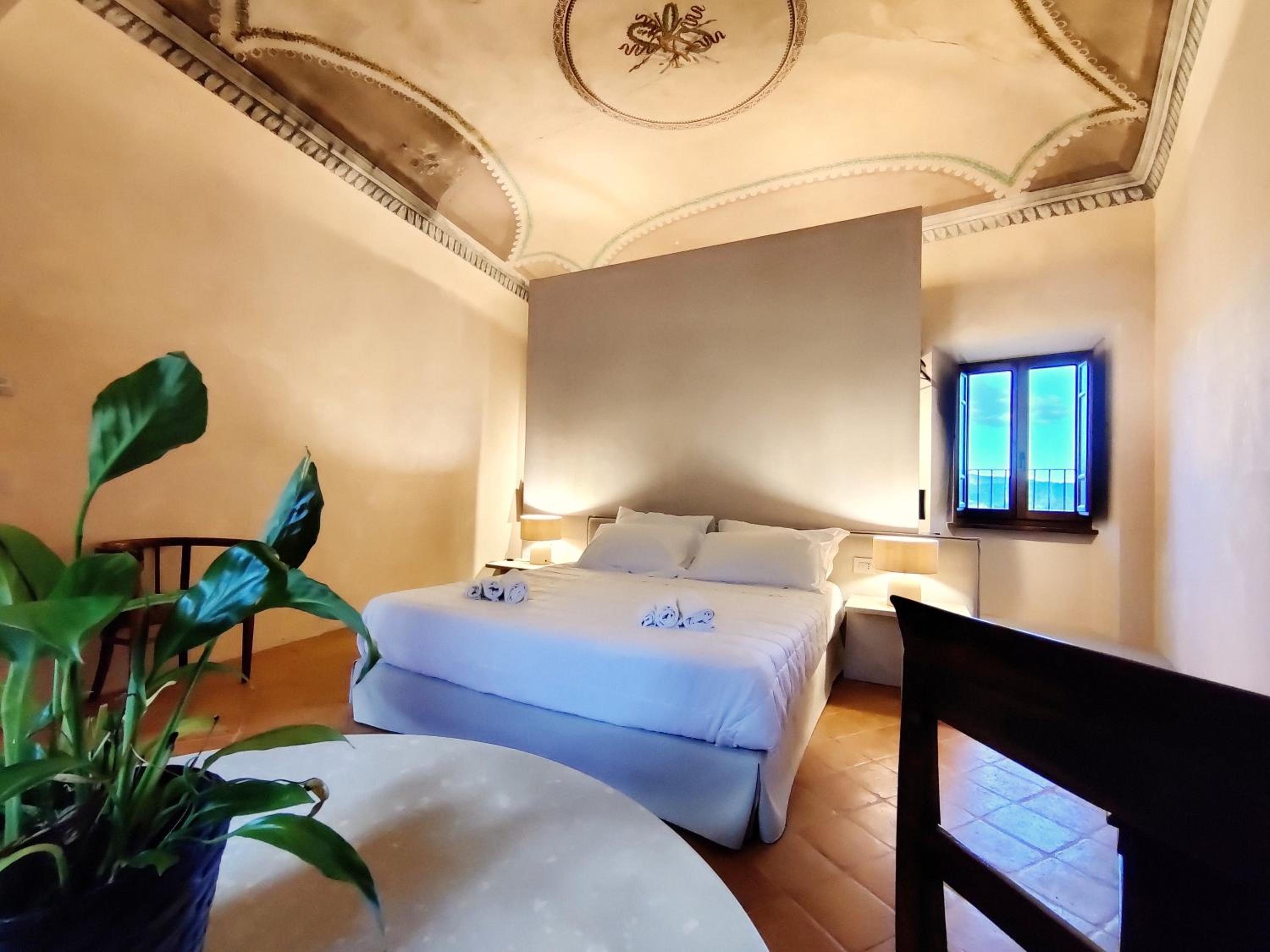 Double Room - Photo 6