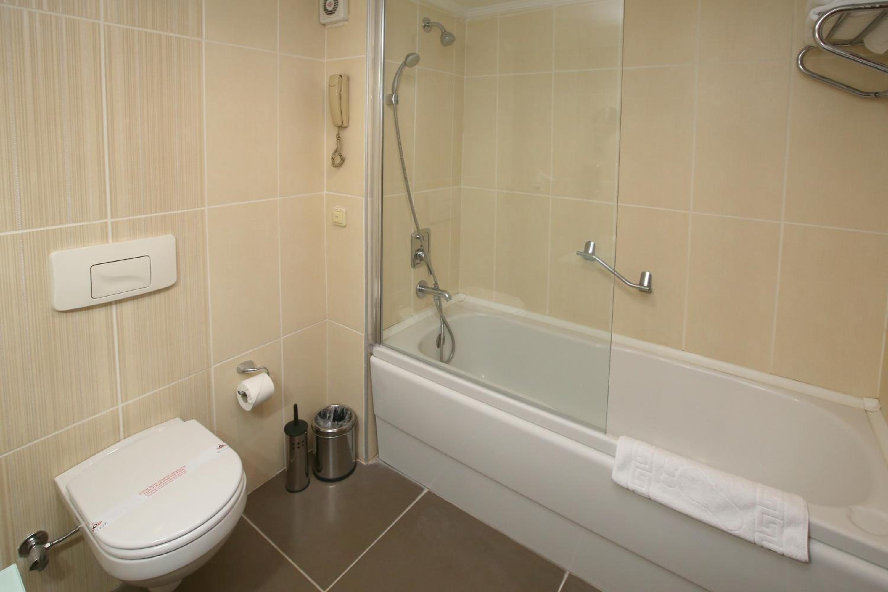 Standard Double or Twin Room photo 2