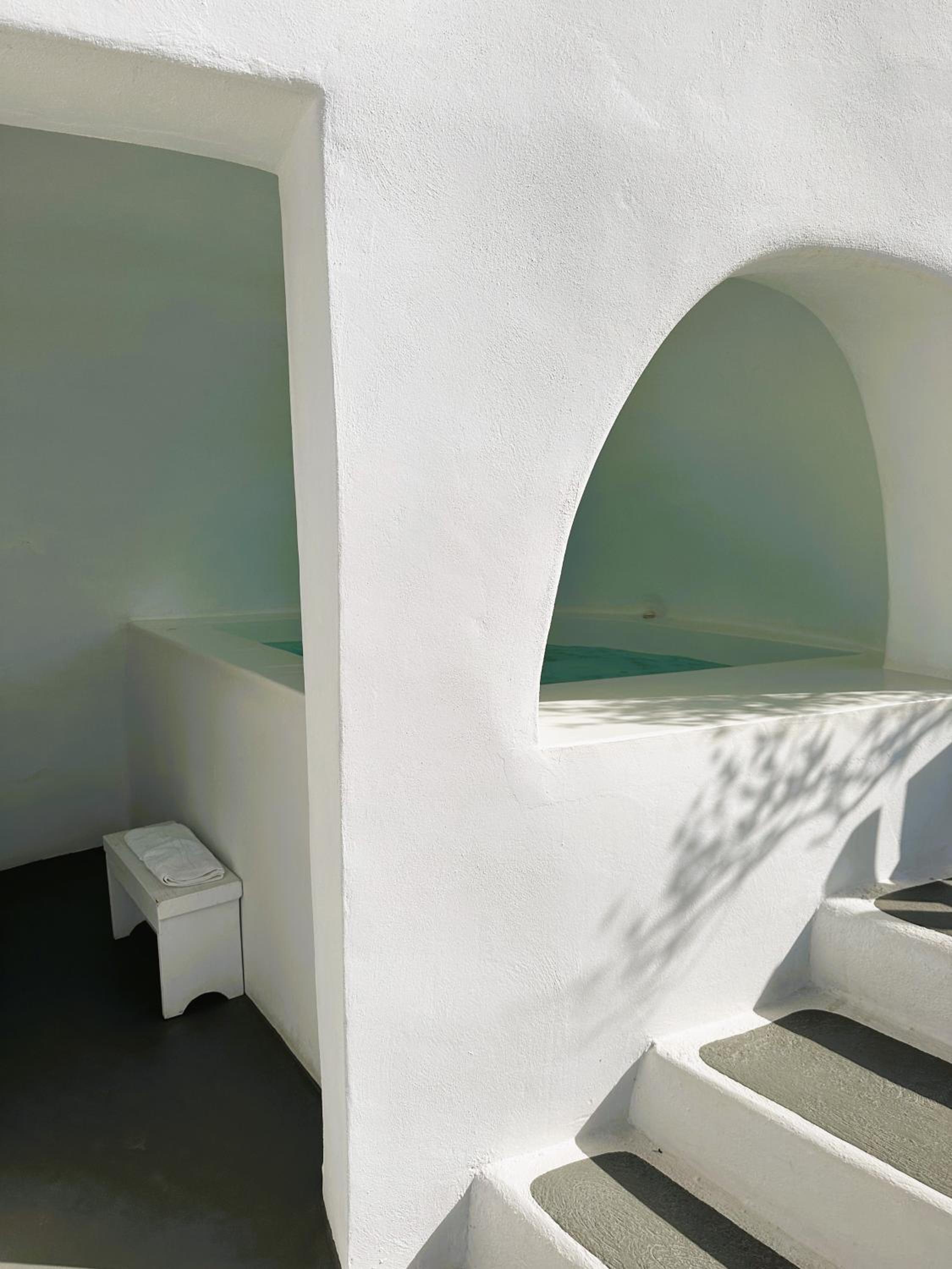 Suite with Hot Tub - Photo 30
