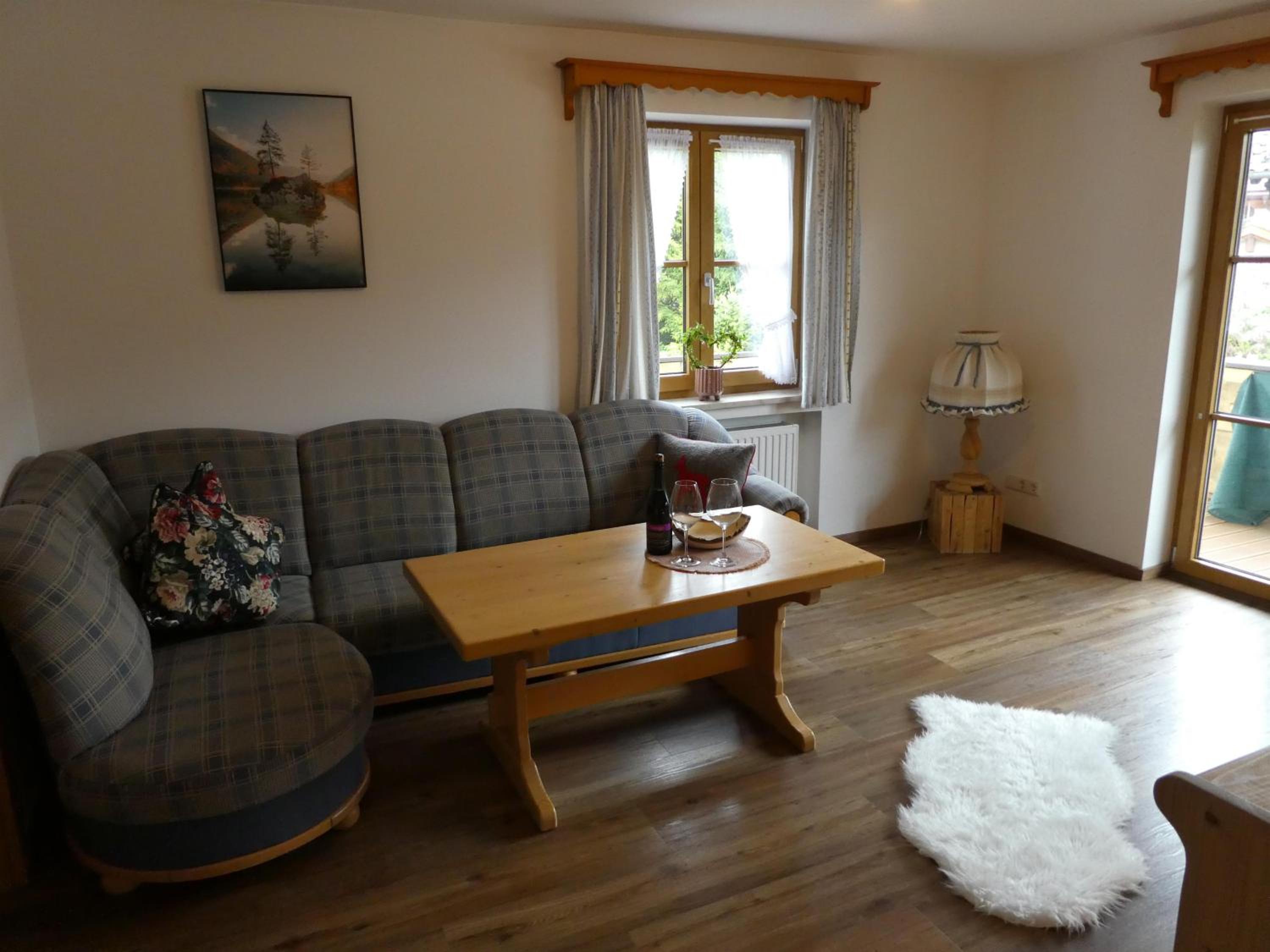 One-Bedroom Apartment photo 1