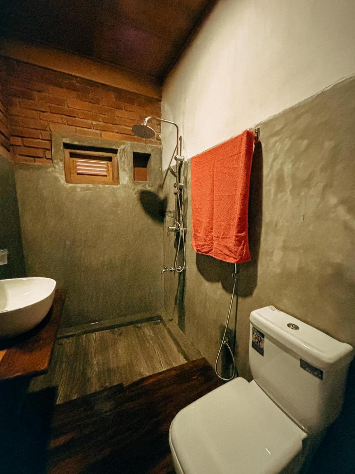 Deluxe Double Room with Balcony photo 3