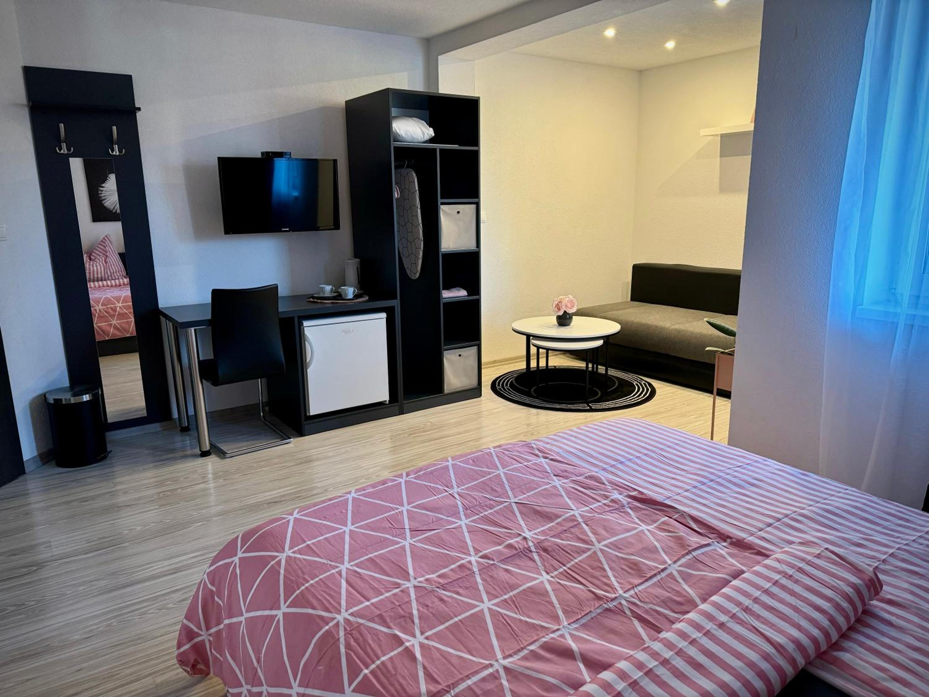 Deluxe Double or Twin Room - Photo 5