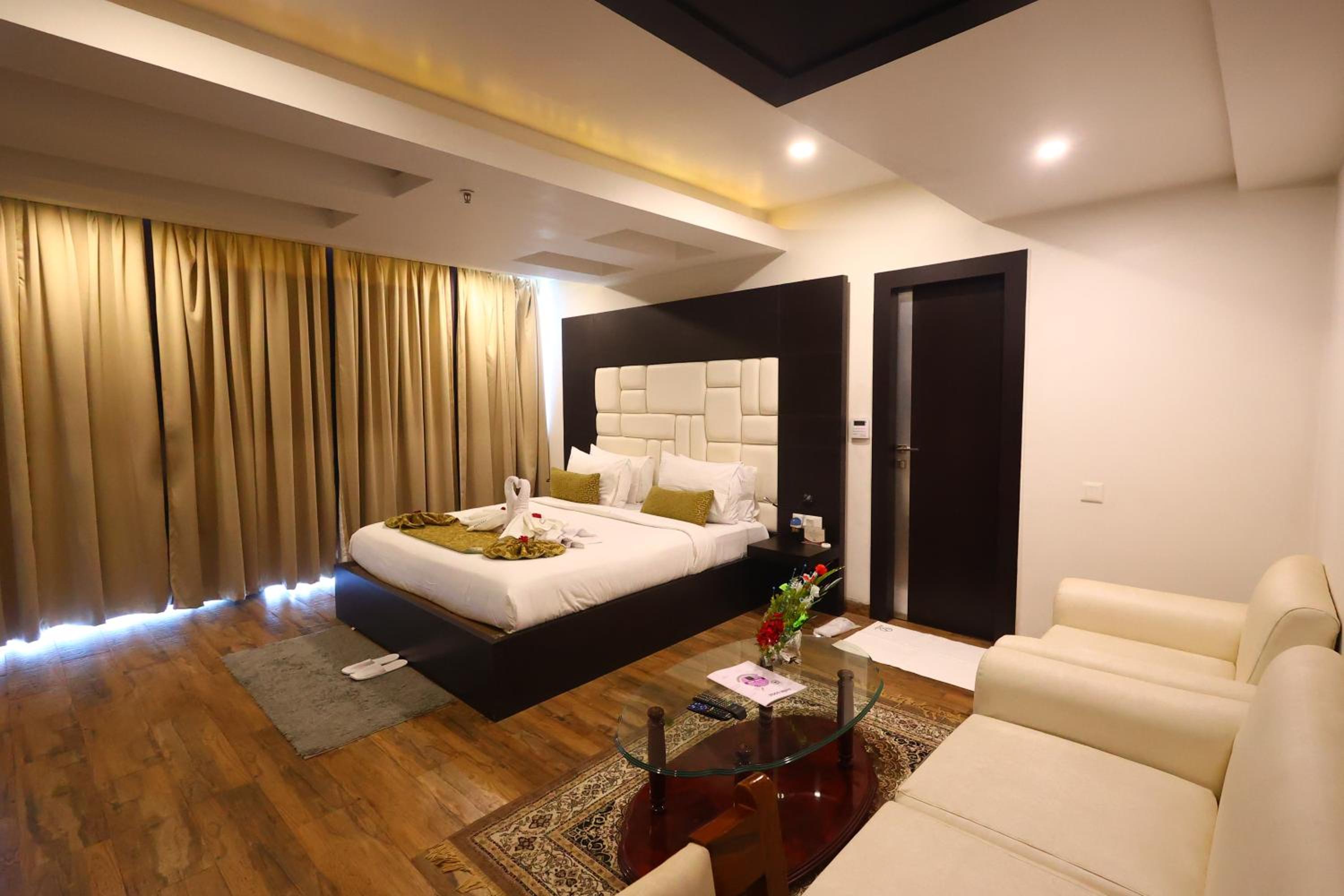 Superior King Room