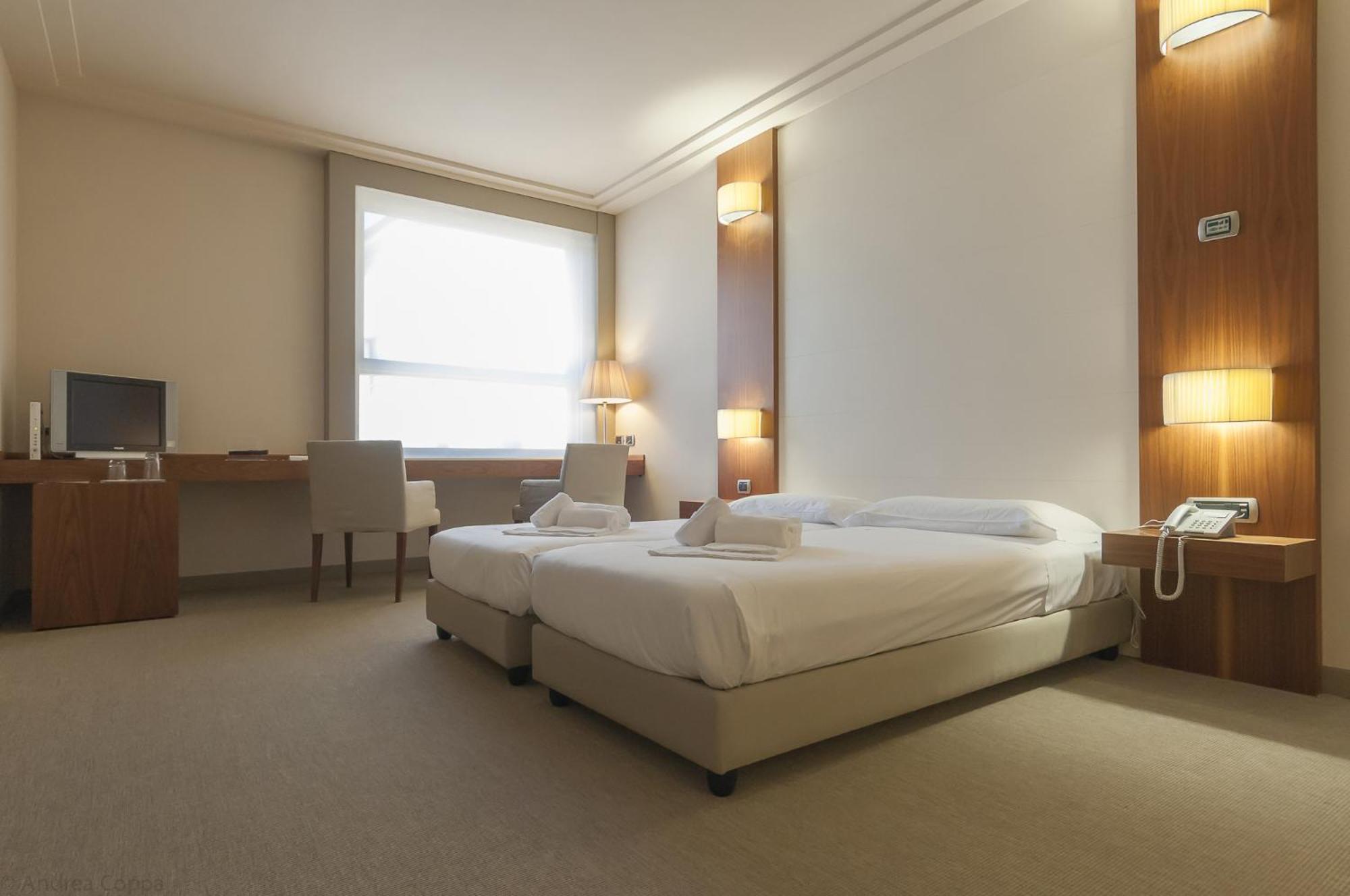 Standard Double or Twin Room - Photo 1