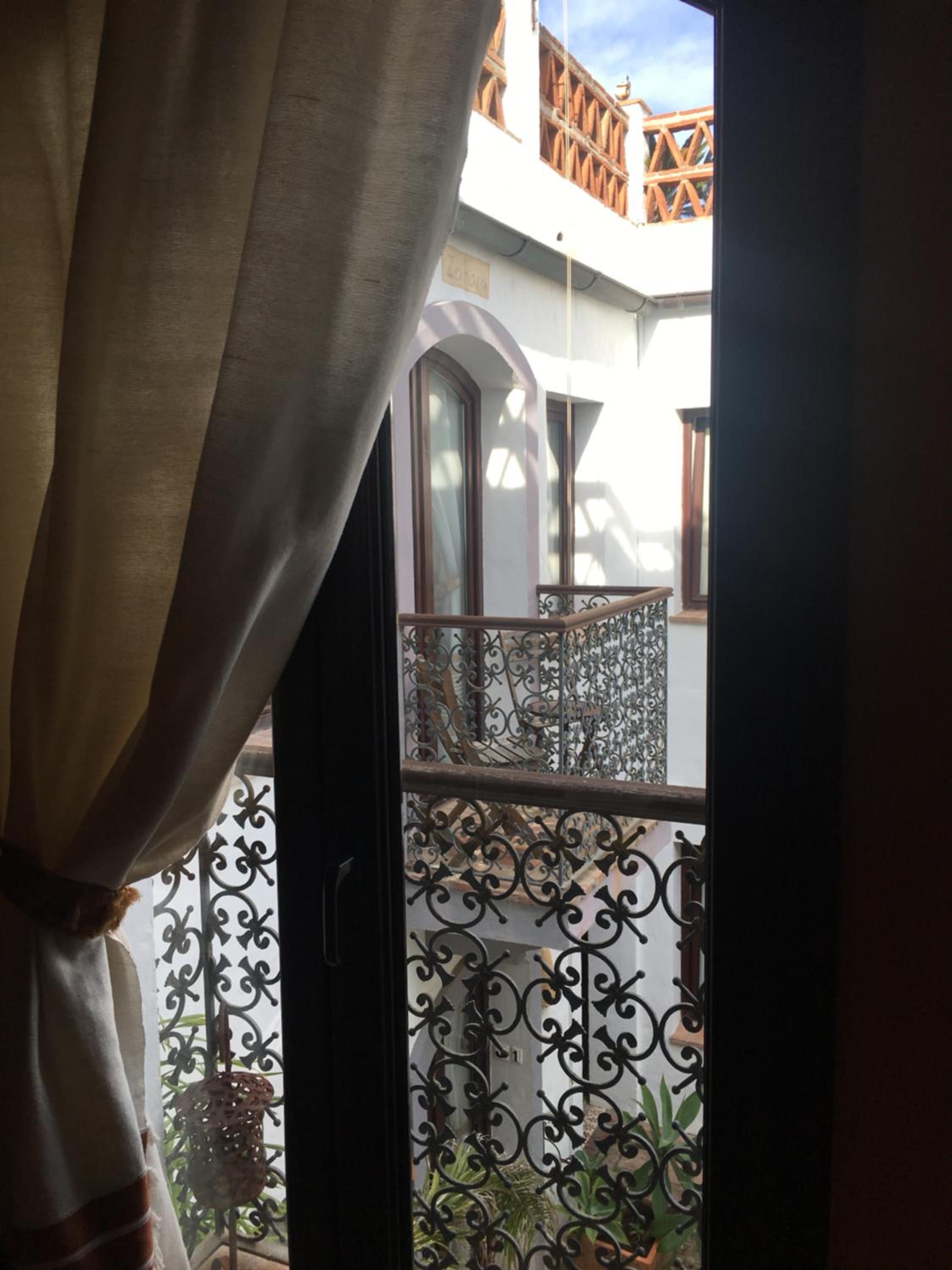 Studio with Balcony photo 2