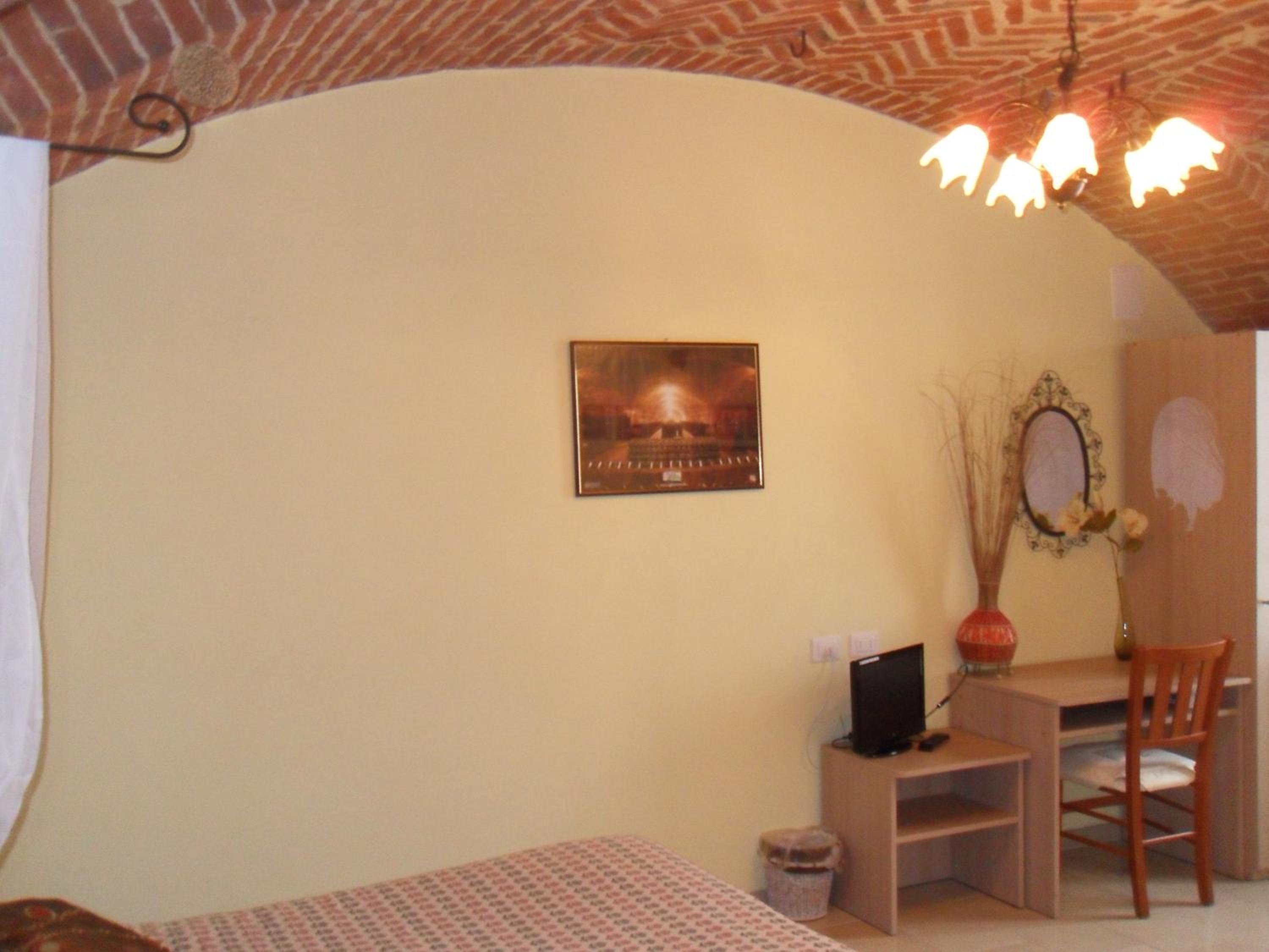 Double Room - Photo 5