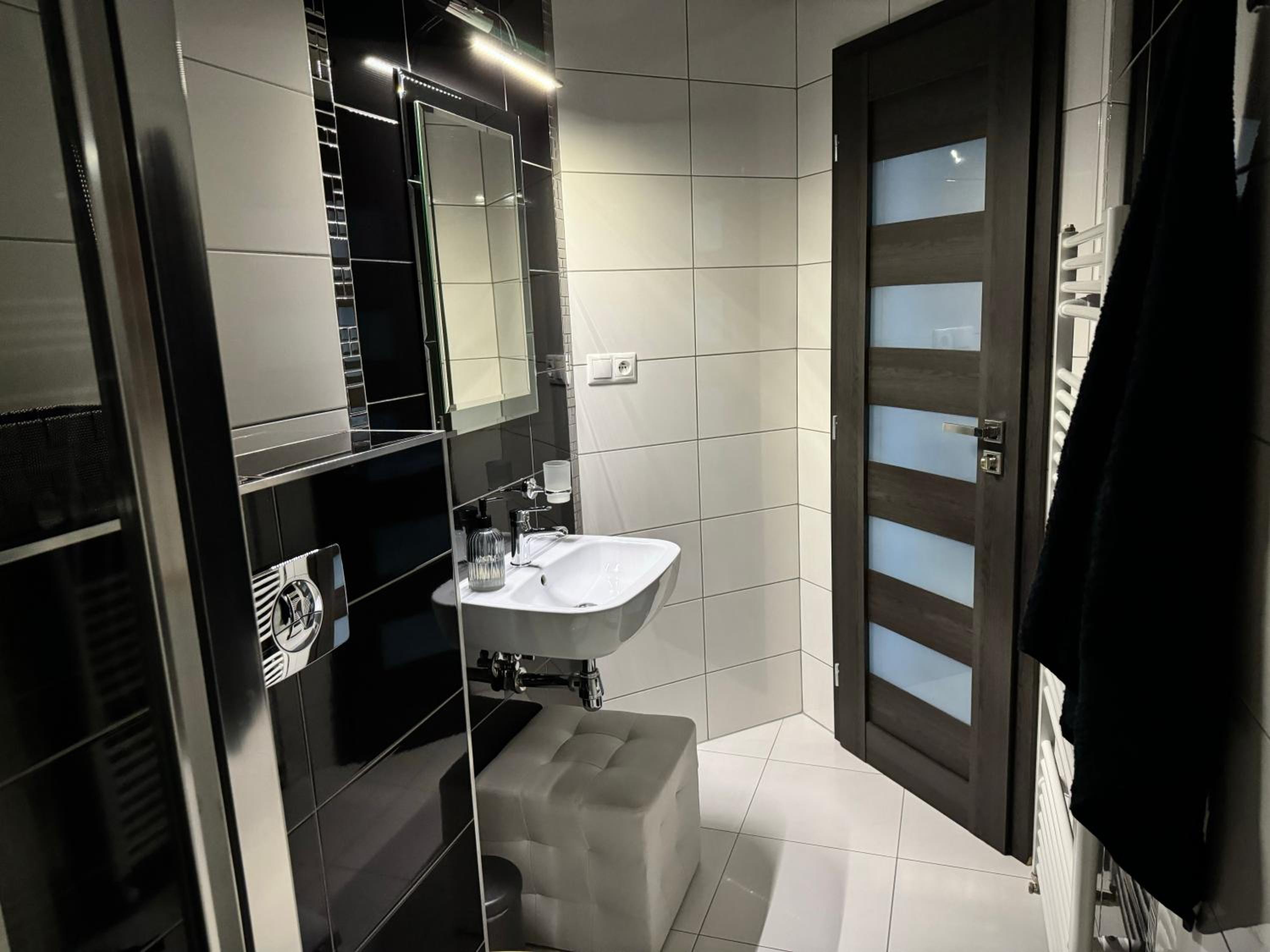 Deluxe Double or Twin Room - Photo 3
