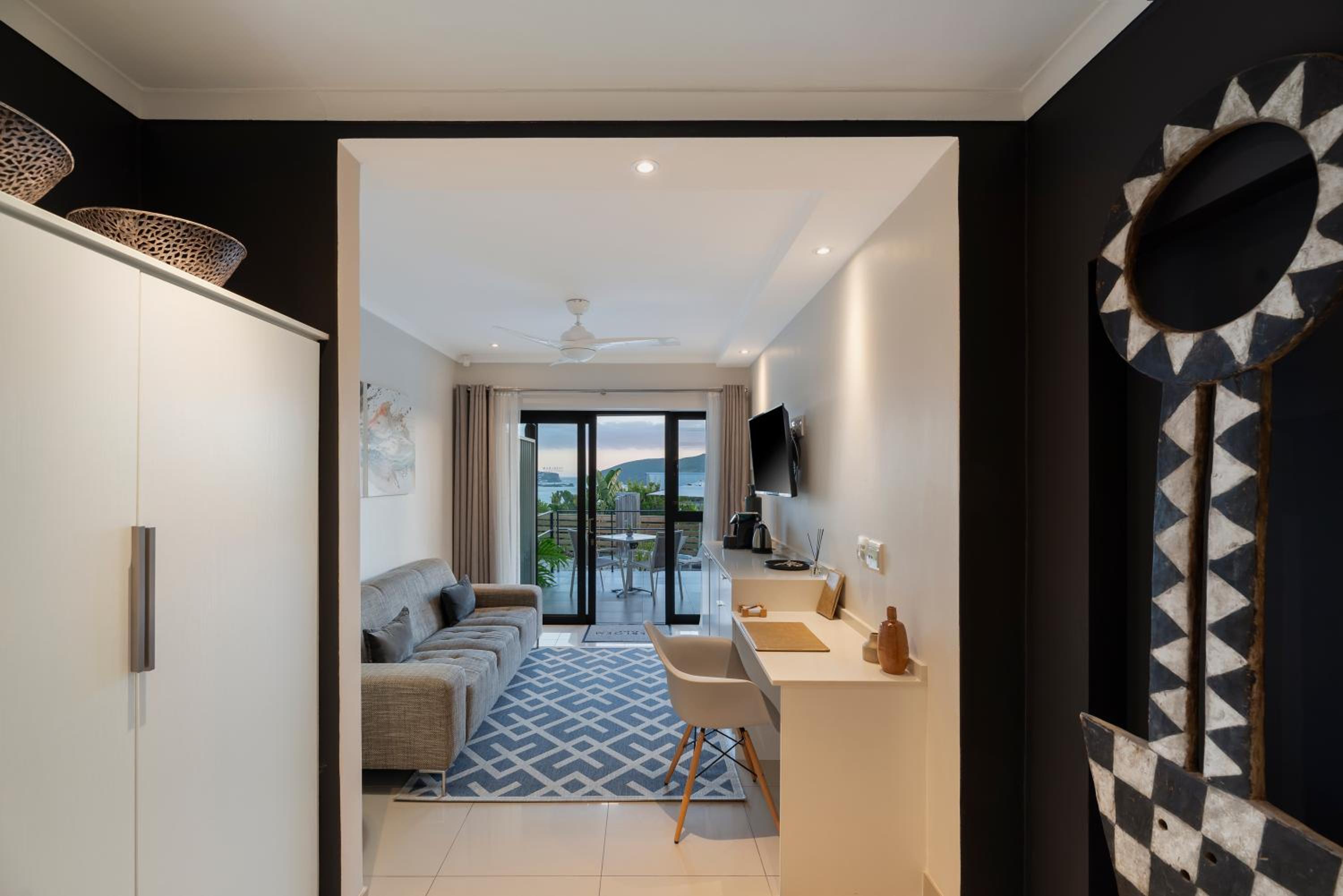 Deluxe Double or Twin Room with Lake View photo 2