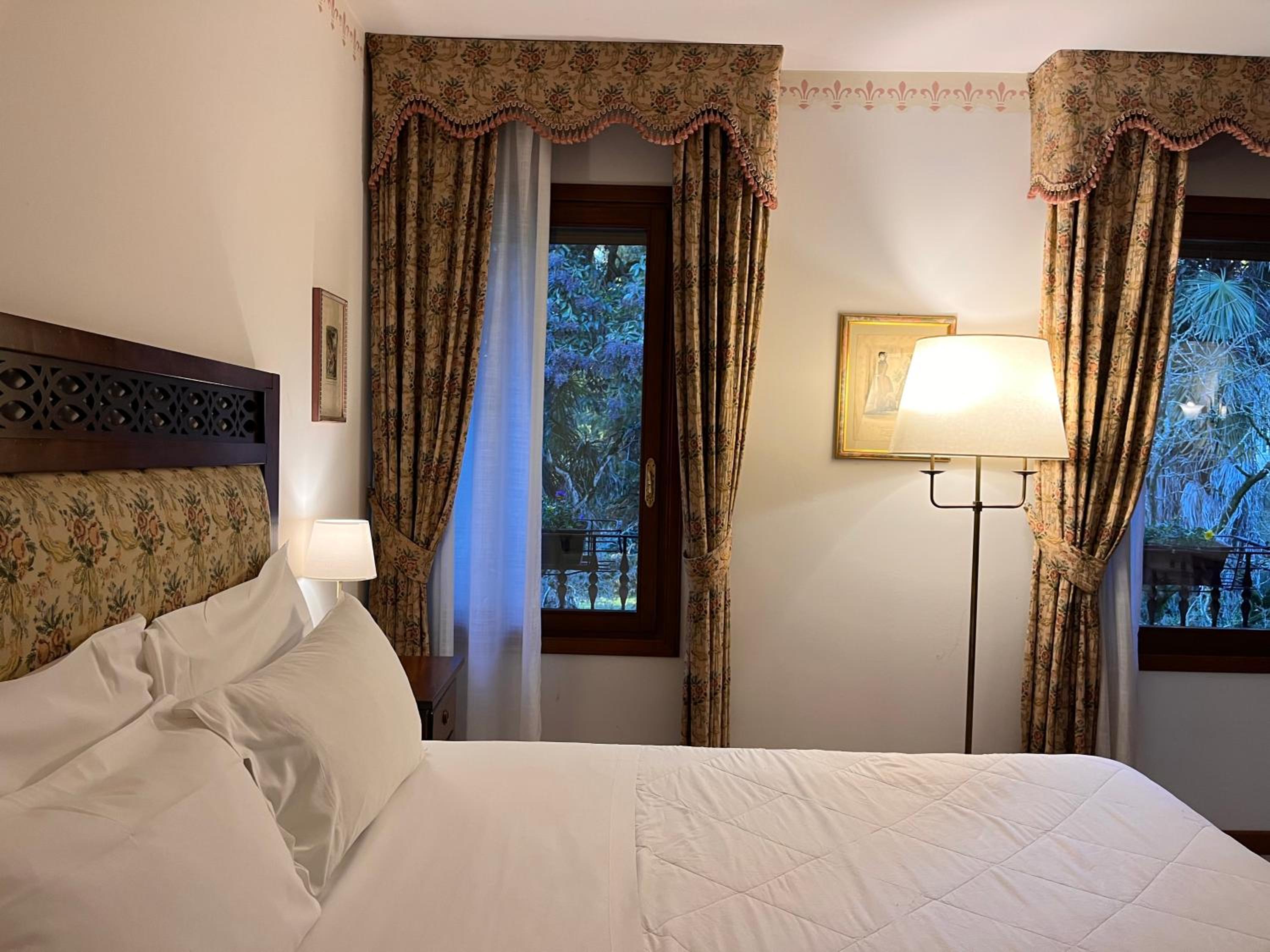 Classic Double Room - Photo 14
