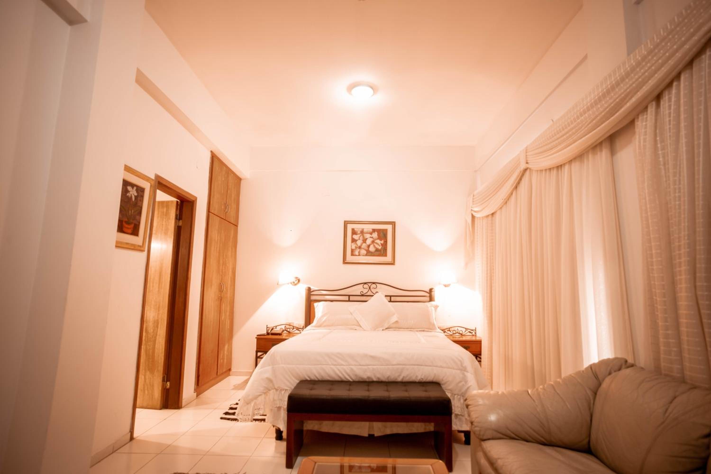 Deluxe Double Room with Bath photo 3