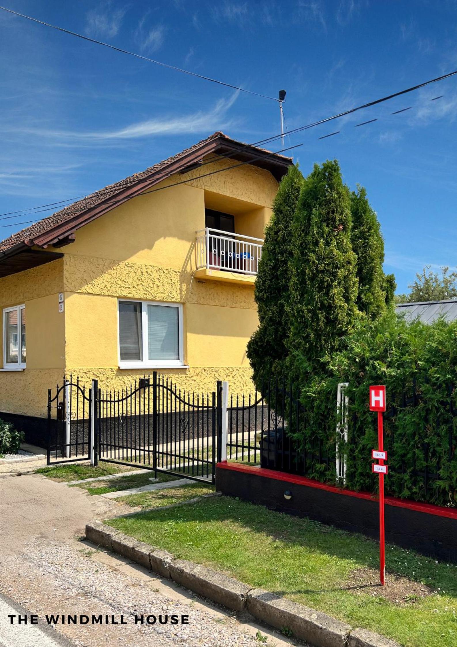 Three-Bedroom House photo 1