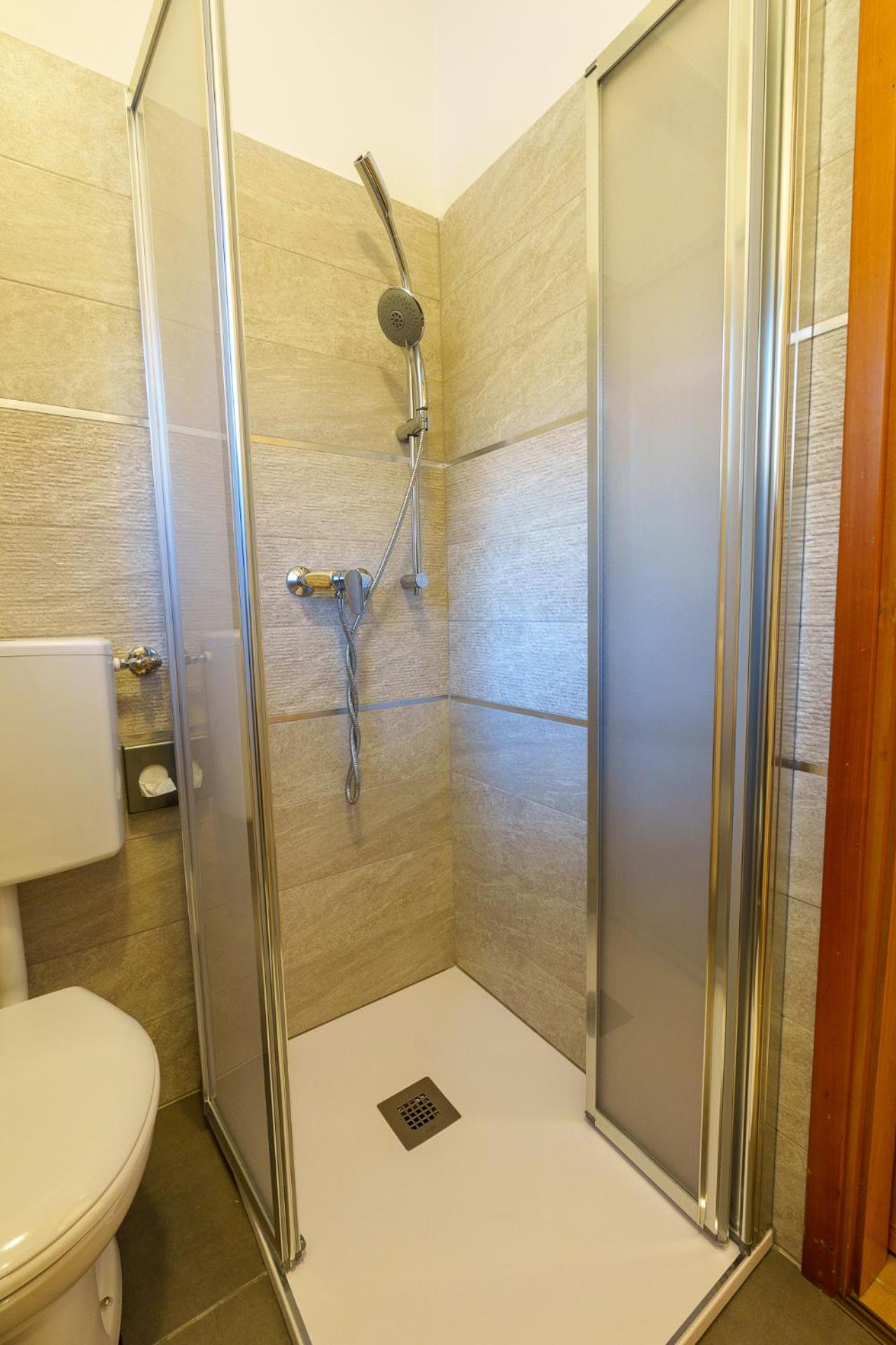 Economy Double or Twin Room photo 2