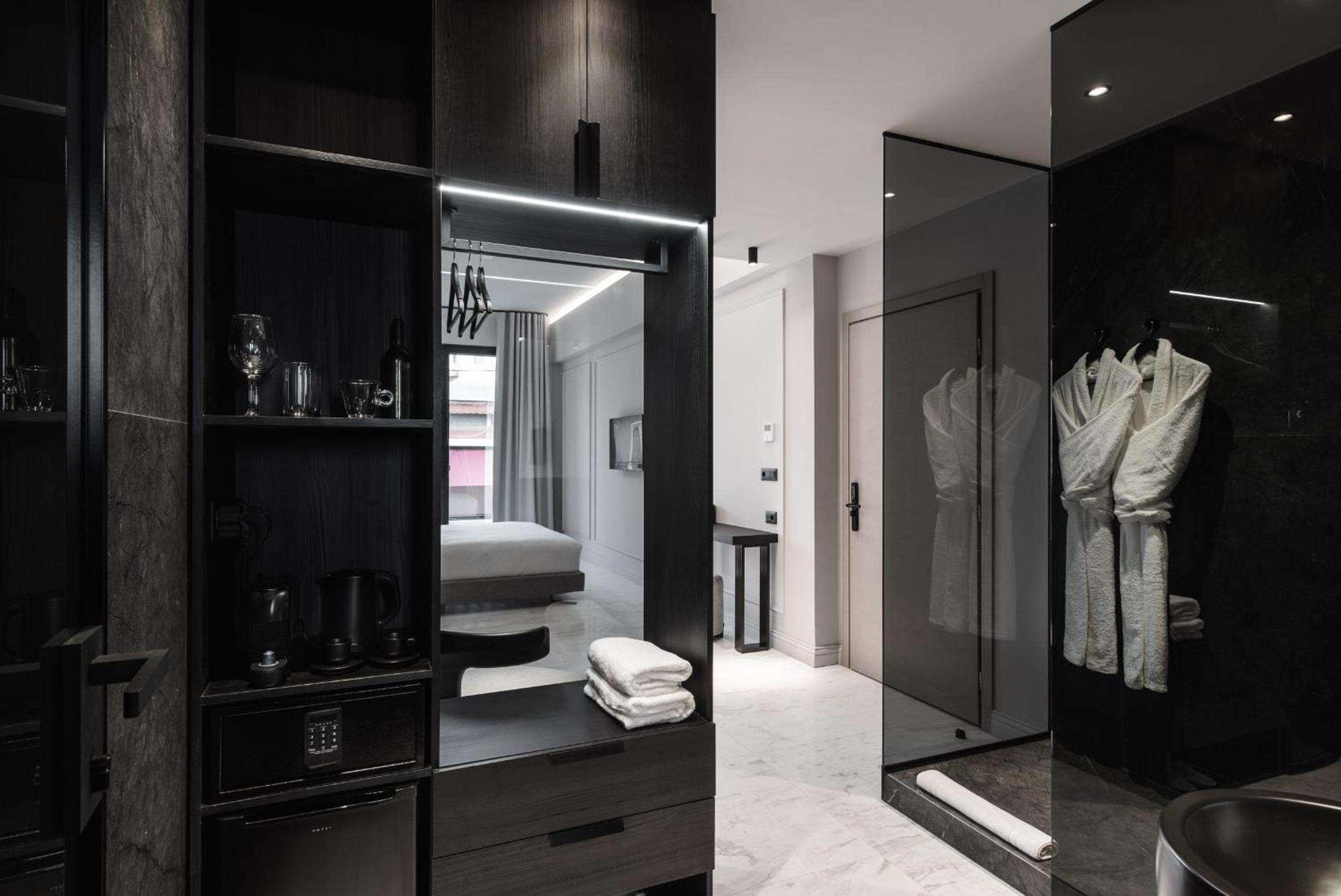 Junior Suite with Balcony photo 3