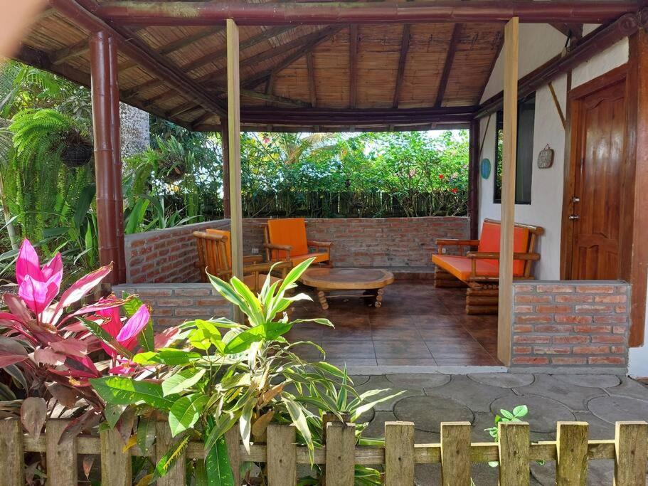 One-Bedroom House photo 1