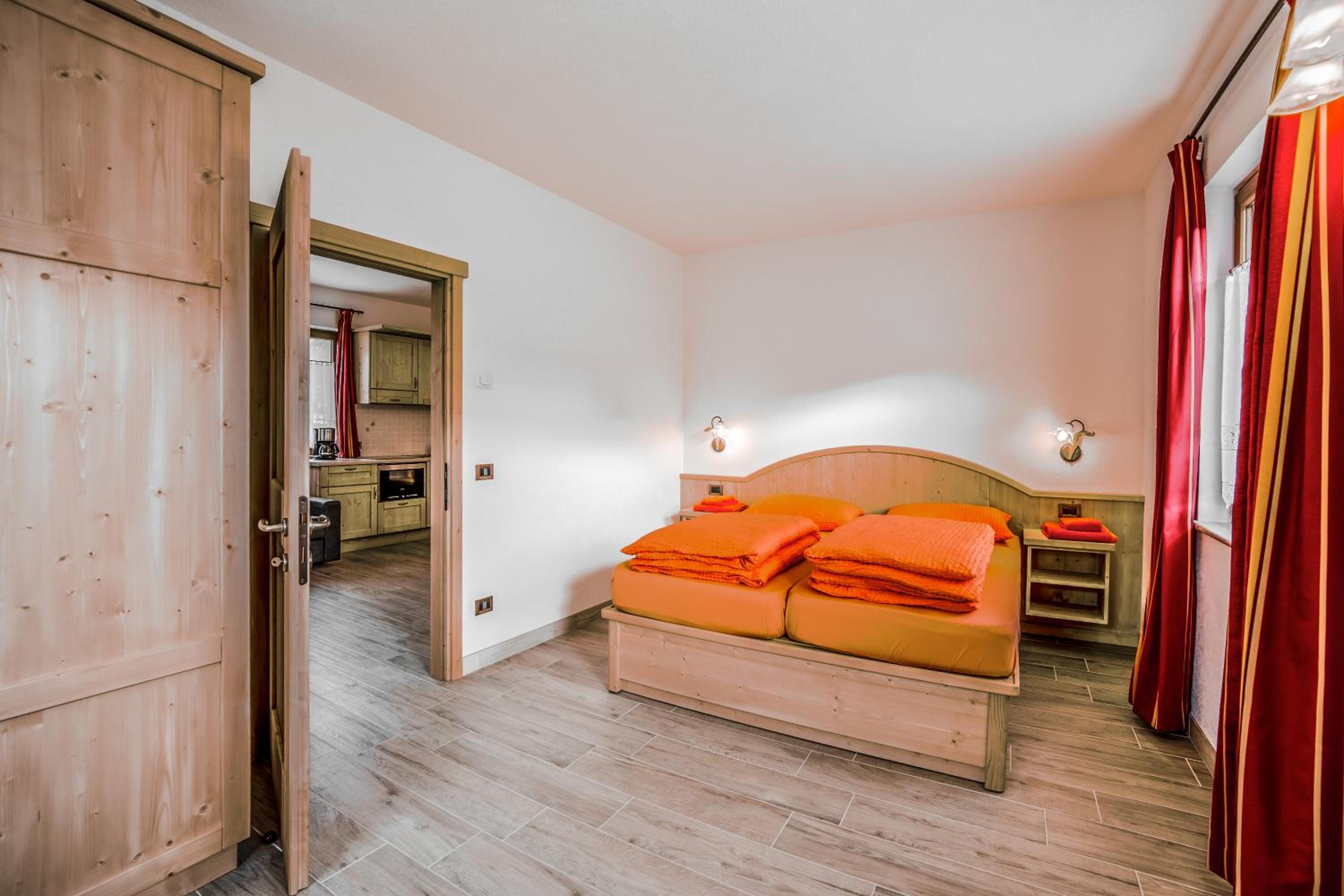 One-Bedroom Apartment - Photo 1