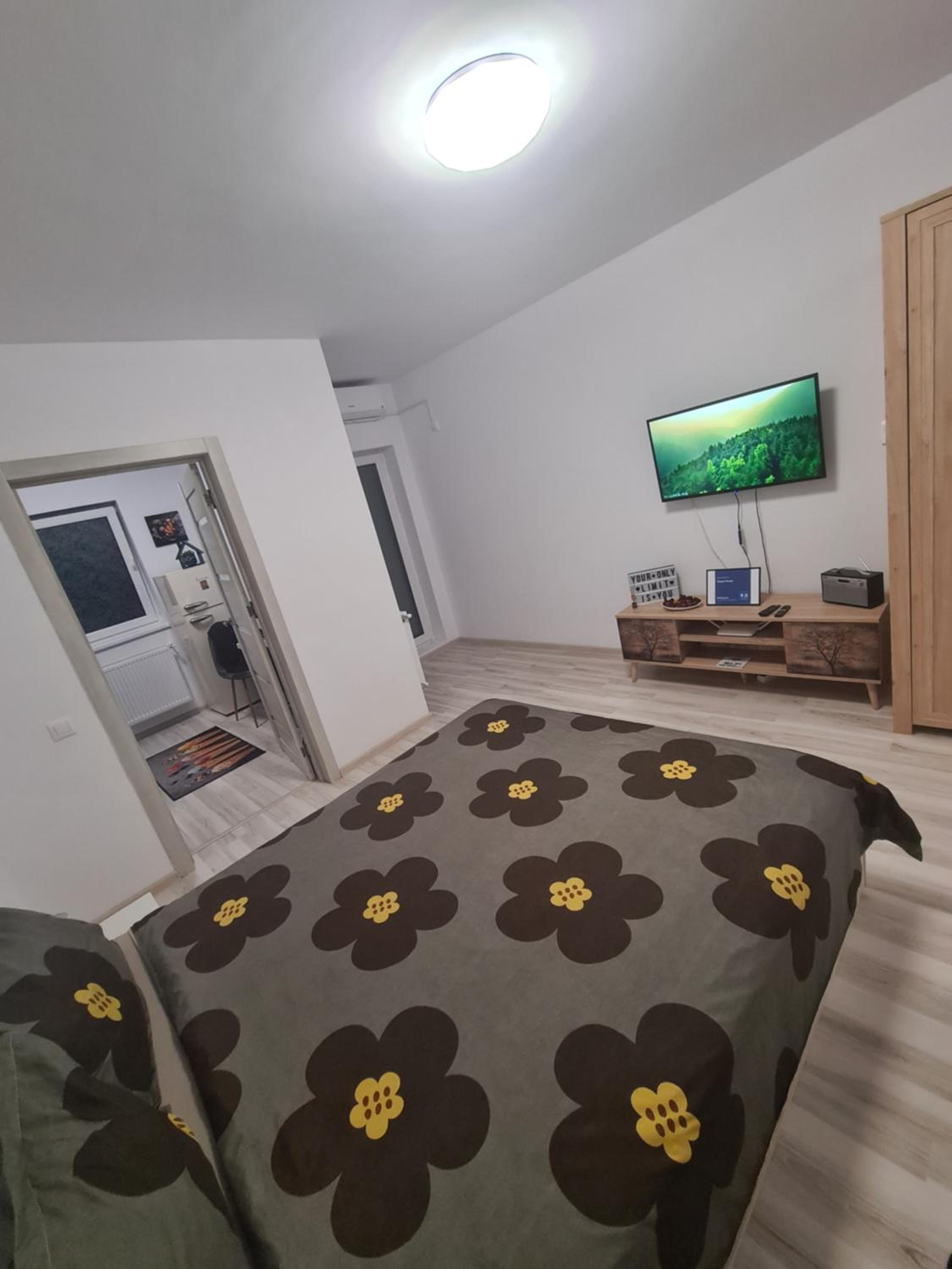 One-Bedroom Apartment - Photo 25