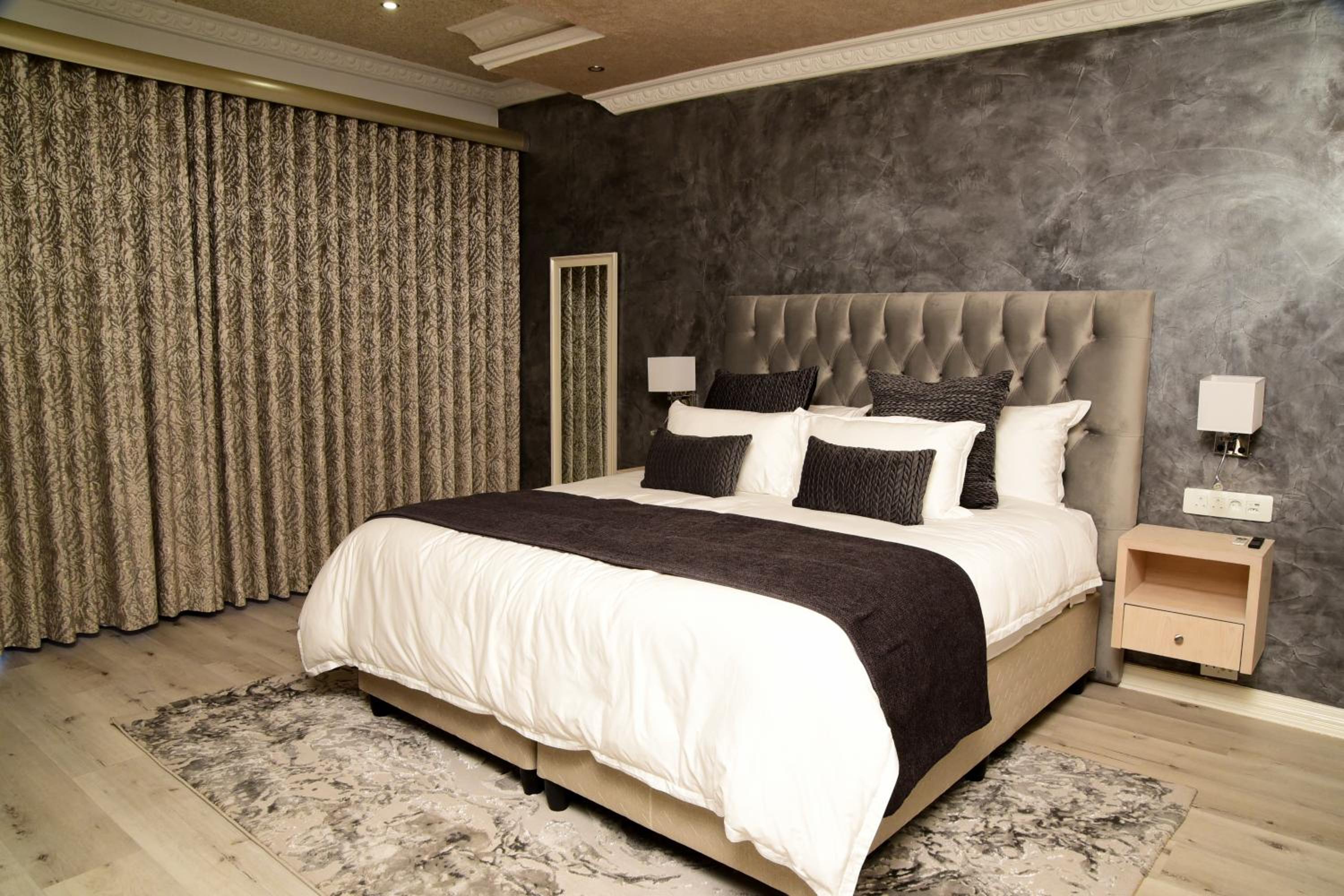 Executive Suite photo 1
