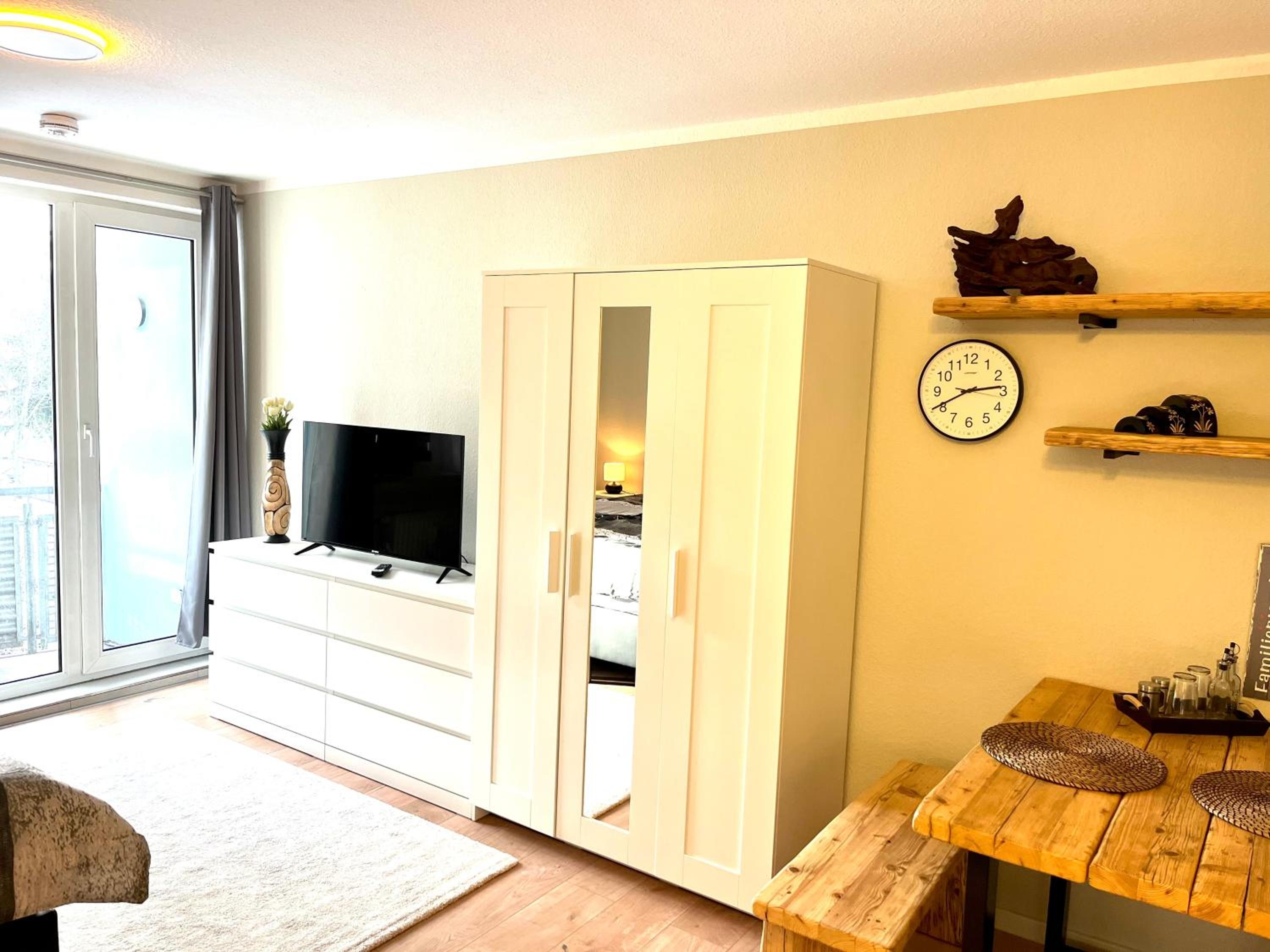 One-Bedroom Apartment photo 2