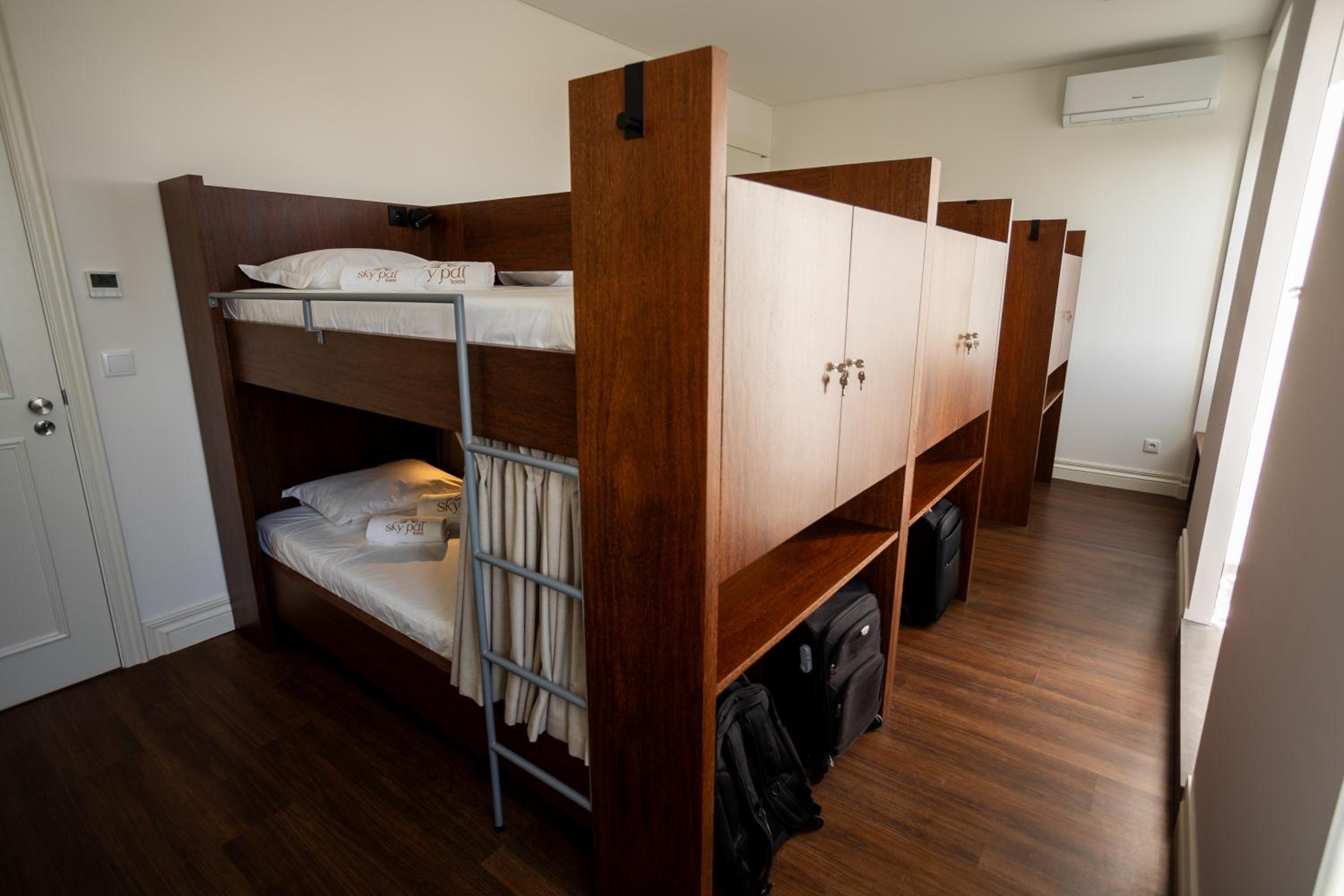 Single Bed in 6-Bed Dormitory Room photo 1